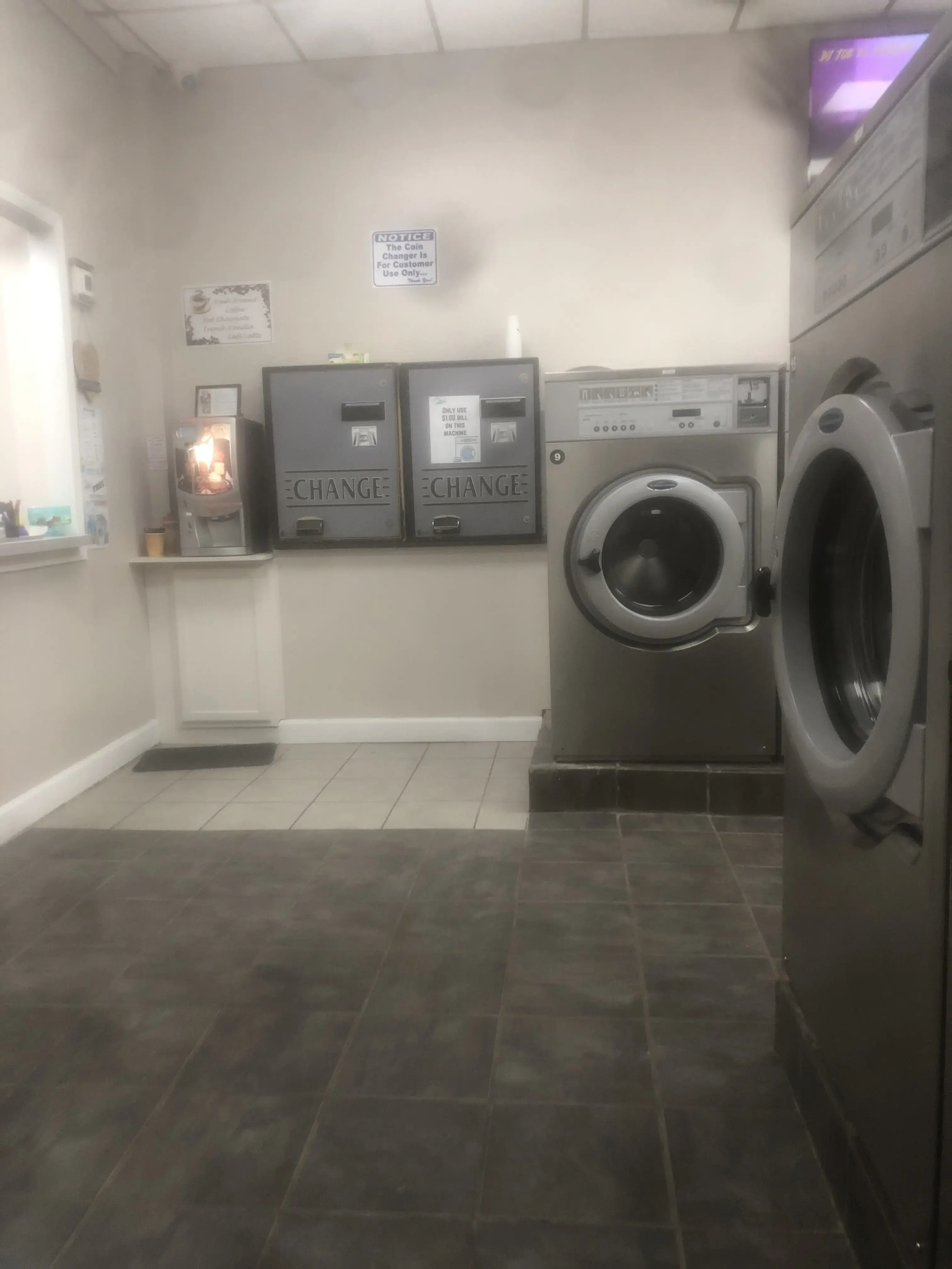 Family Fresh Laundromat - Image 10