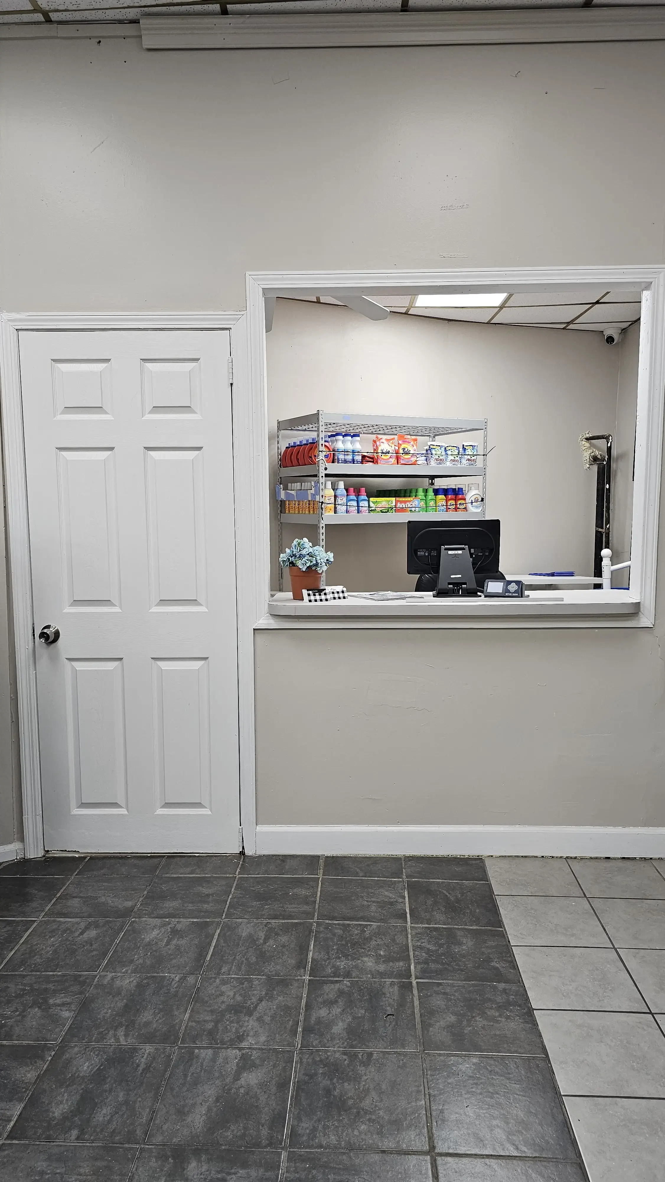 Family Fresh Laundromat - Image 9