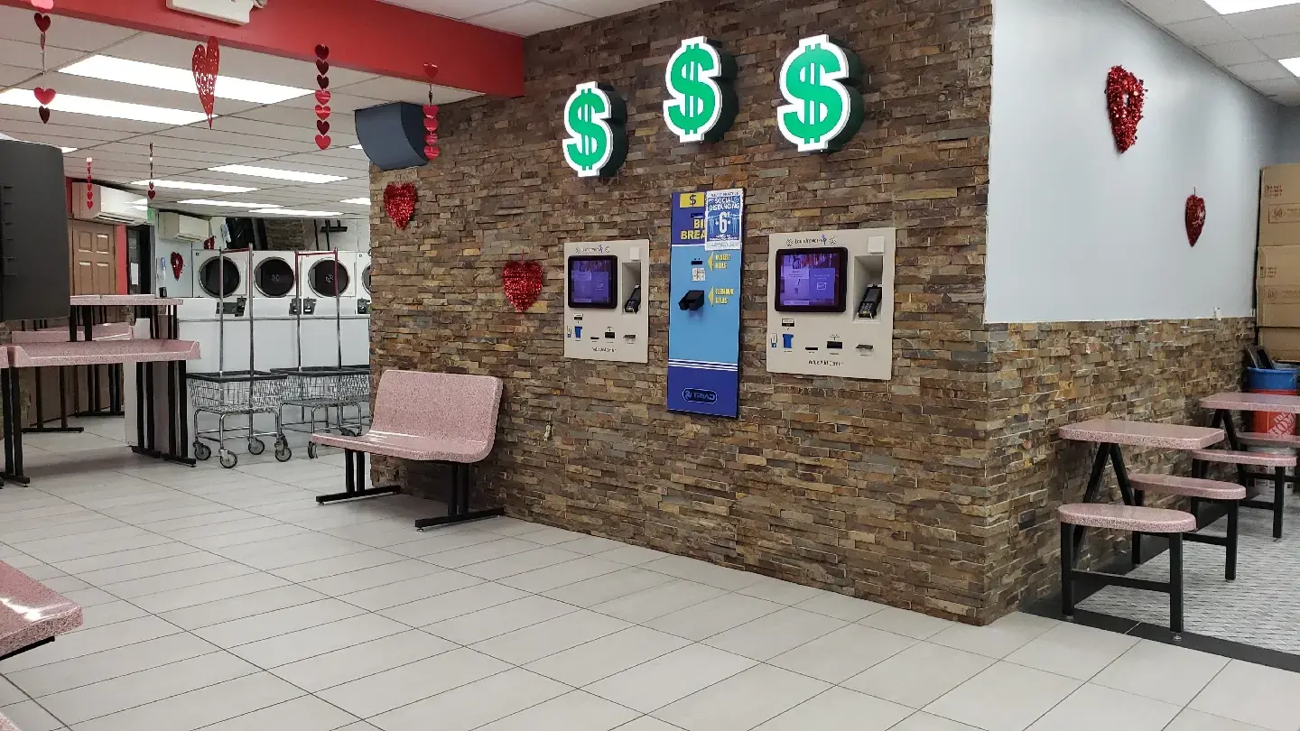 Family Launderette - Image 4