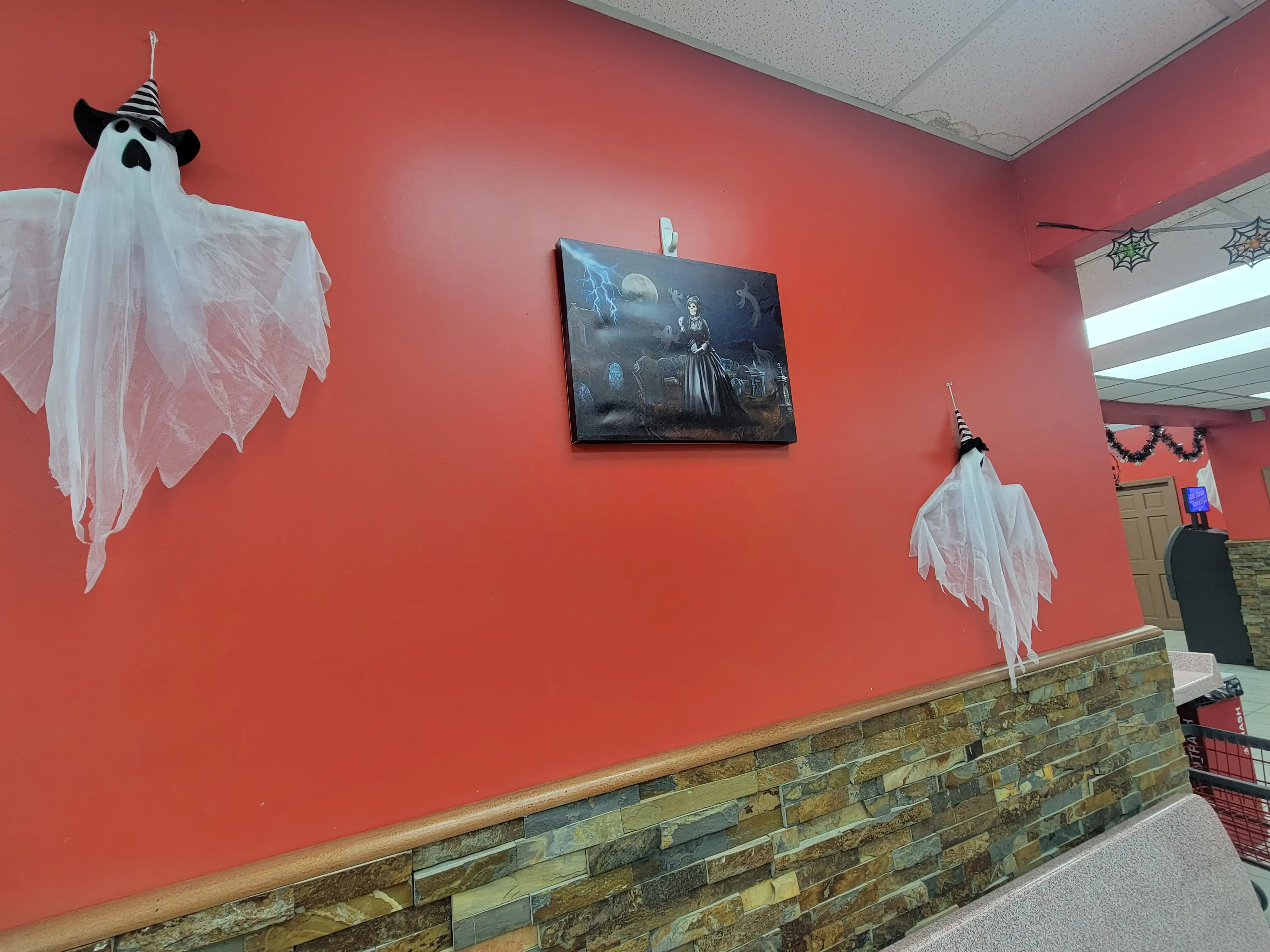 Family Launderette - Image 3