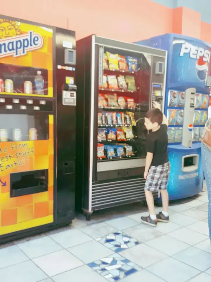 Family Launderette thumbnail 15