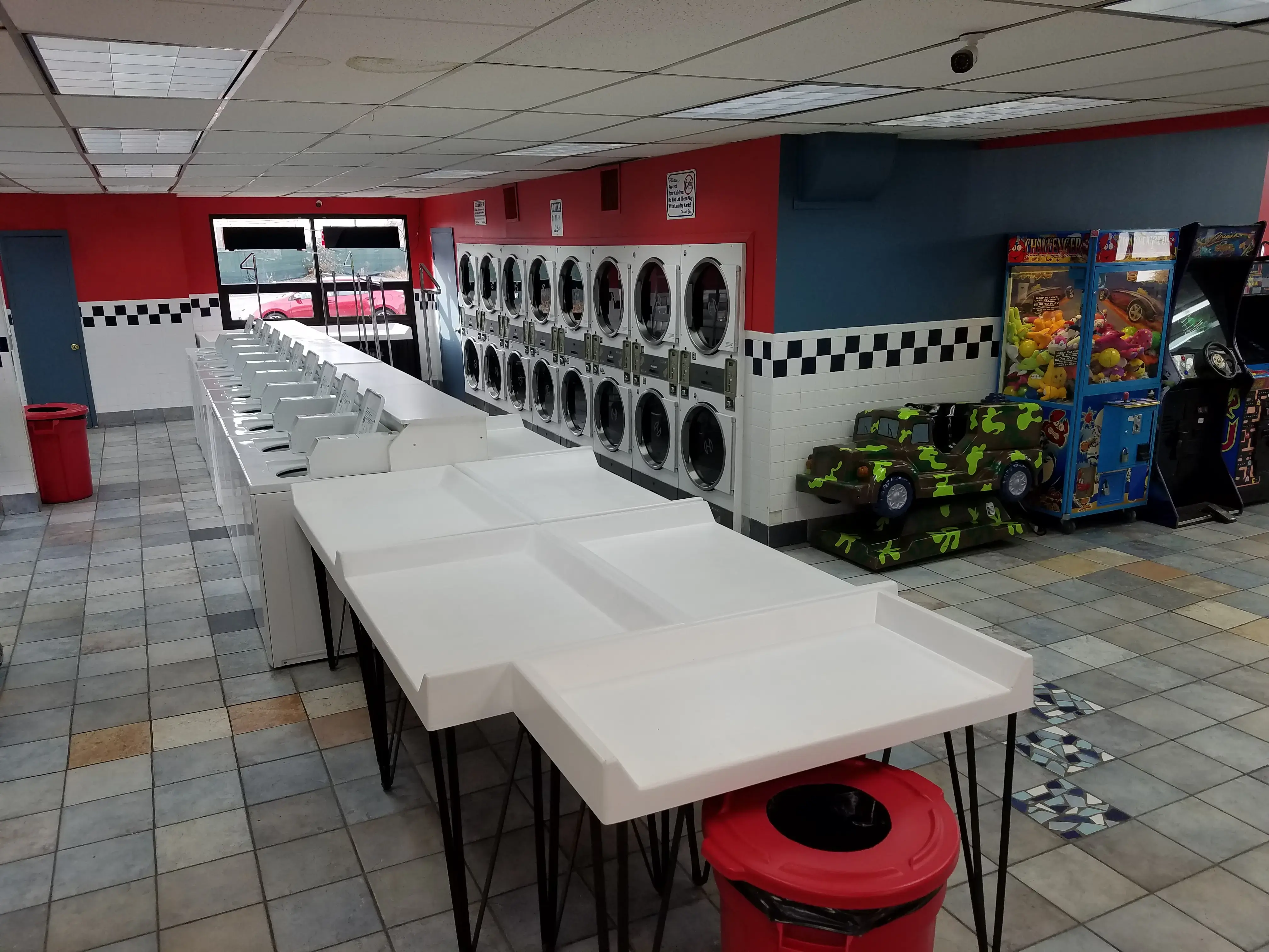 Family Launderette - Image 2