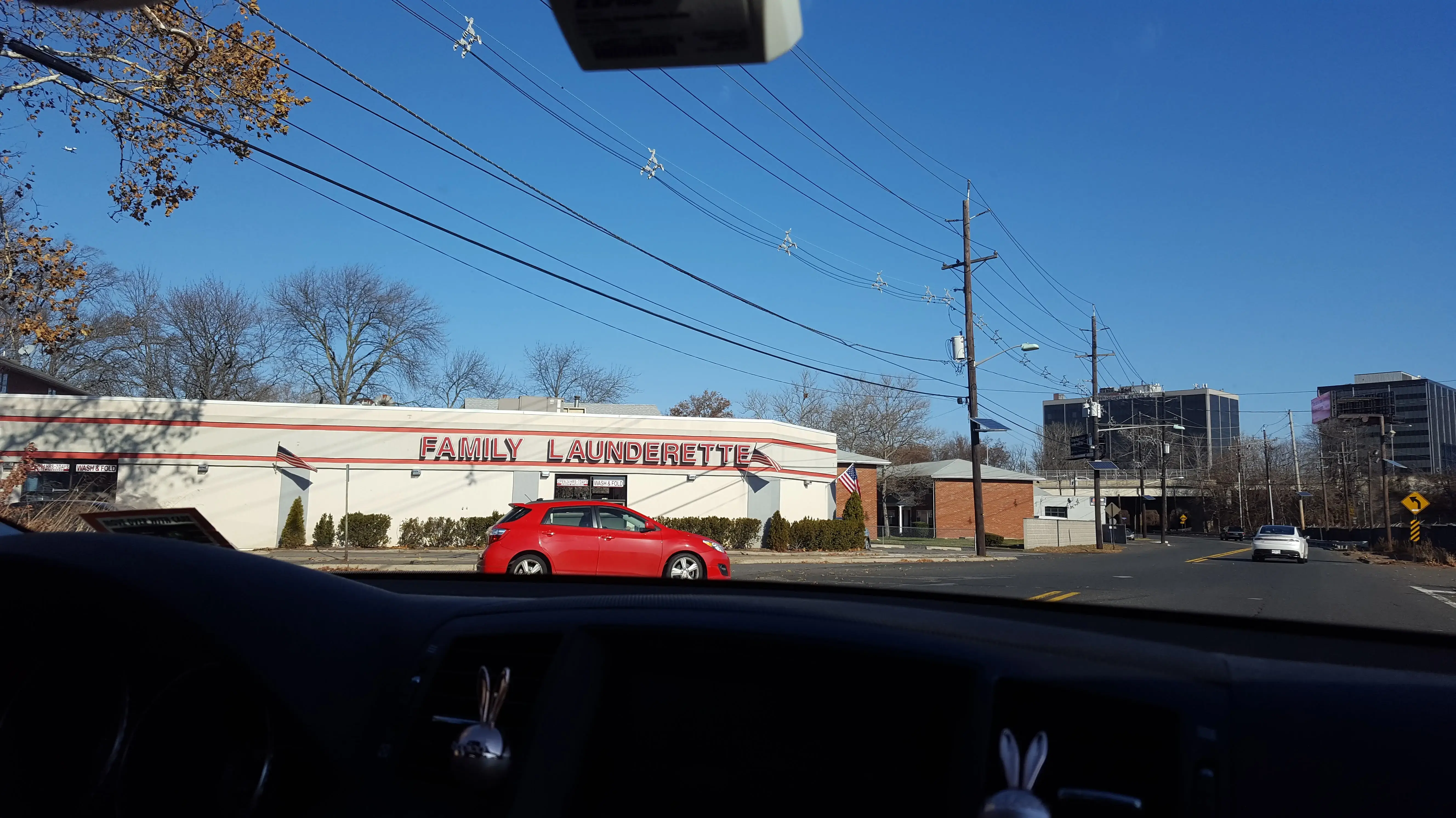 Family Launderette thumbnail 9