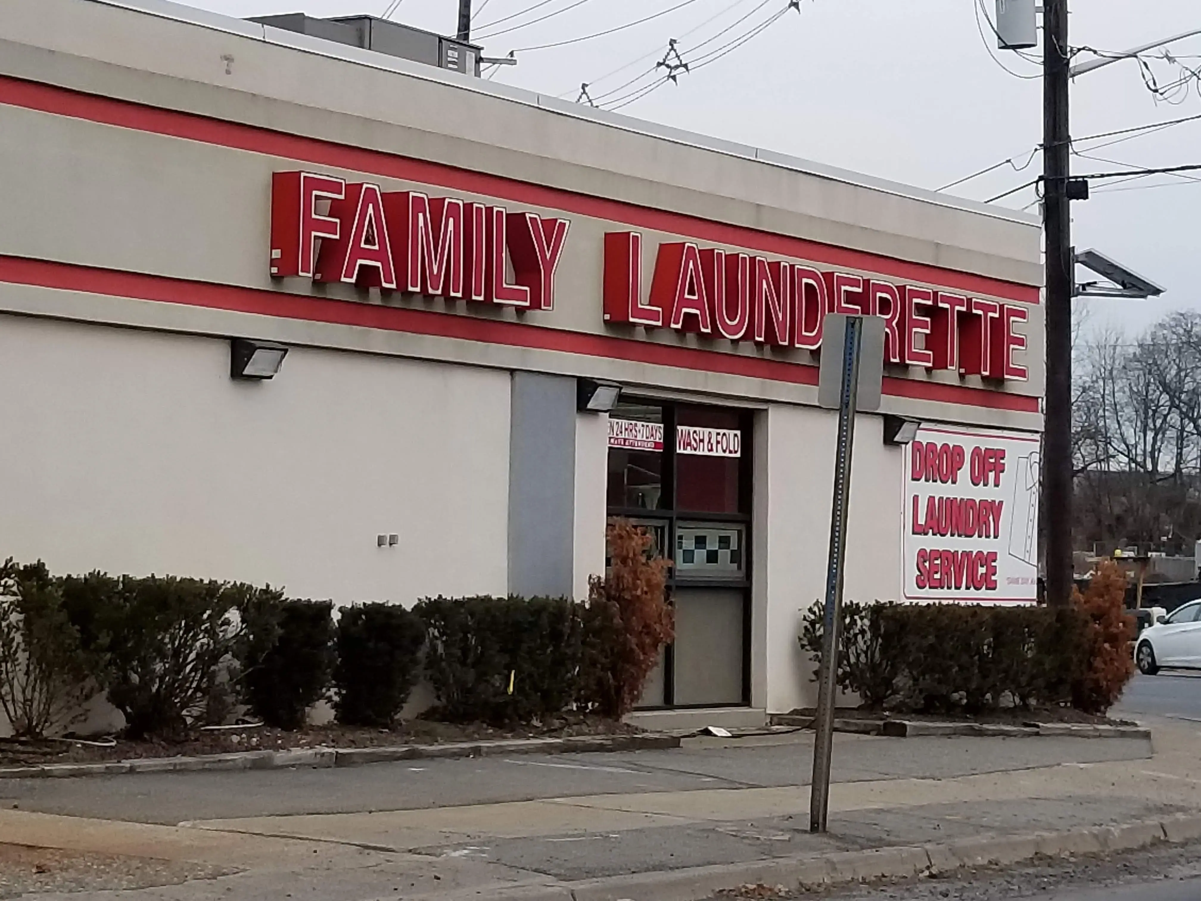 Family Launderette thumbnail 11