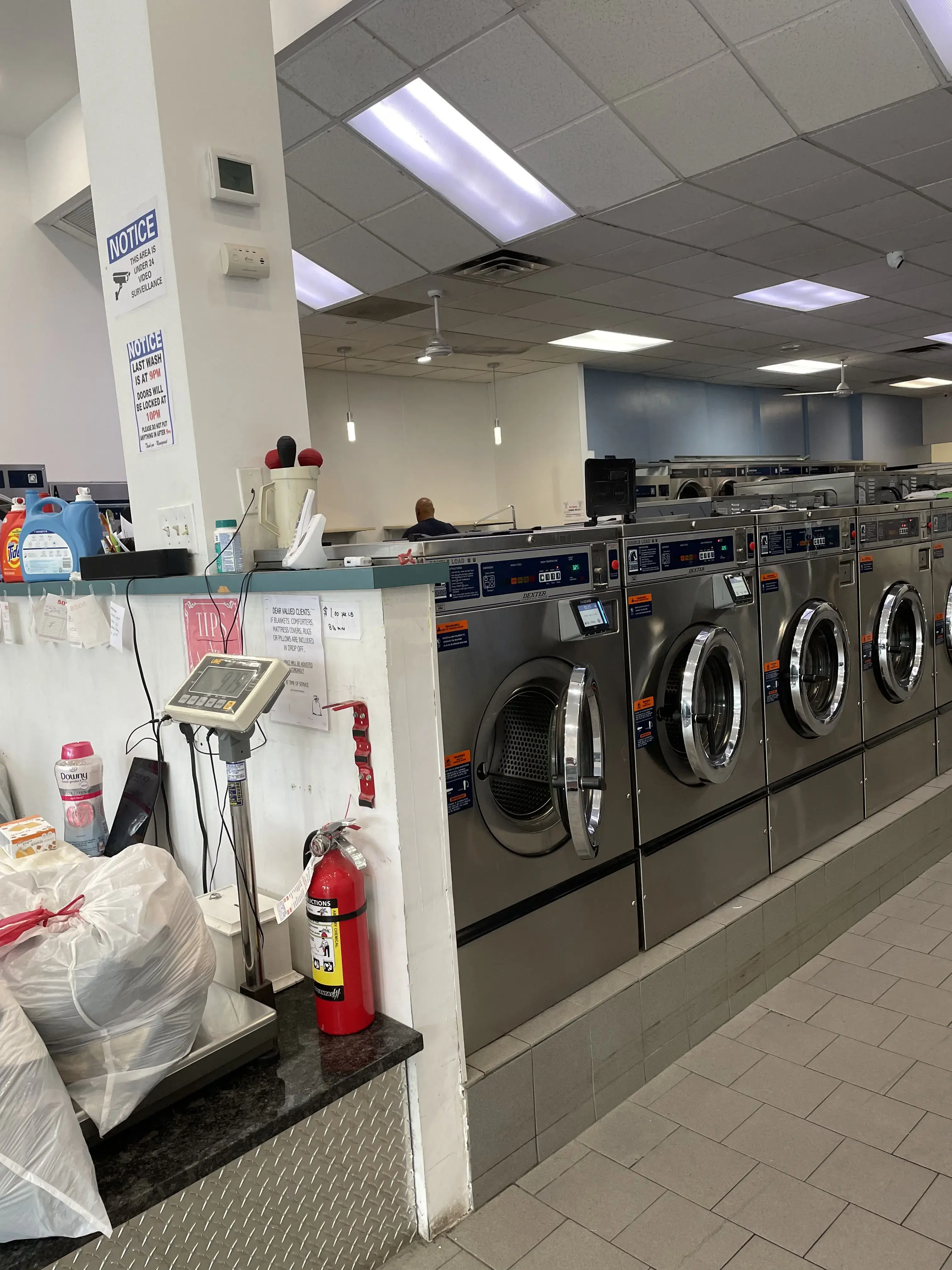 Family Laundromat at Ronkonkoma thumbnail 4