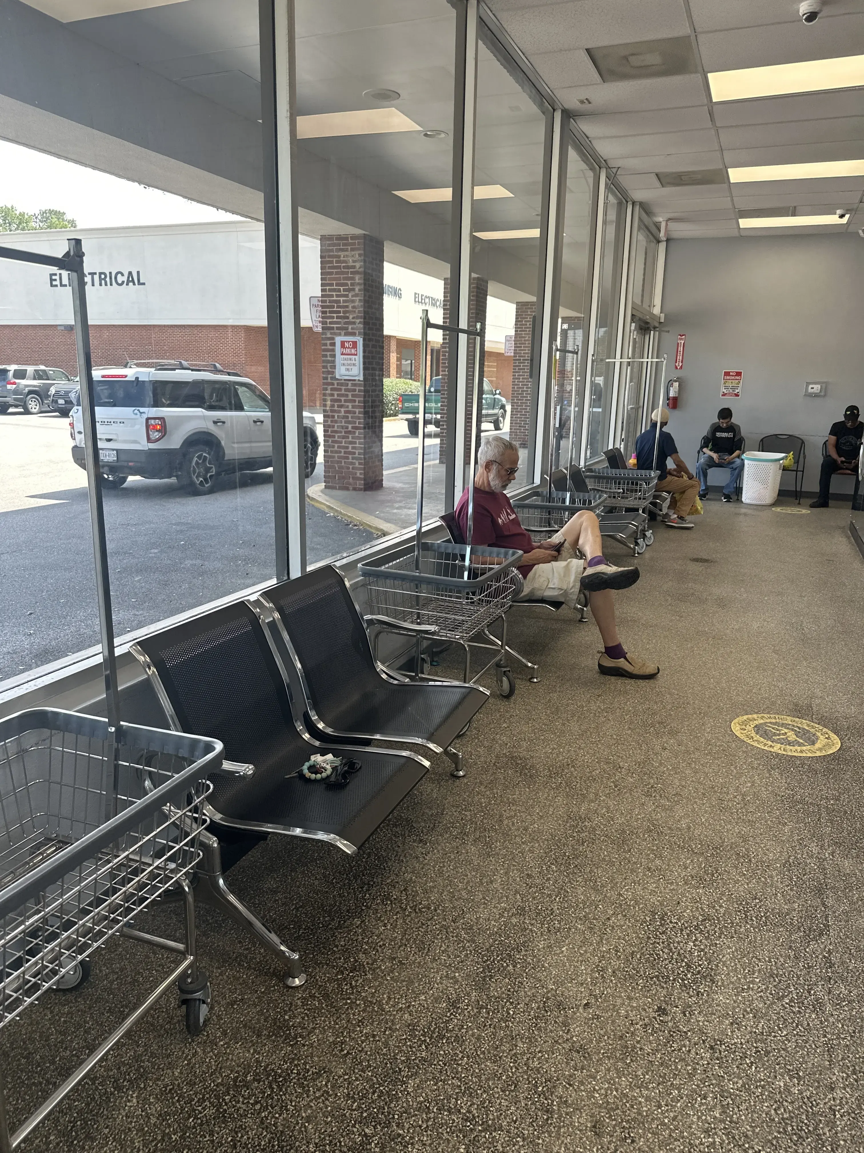 Family Laundromat thumbnail 5