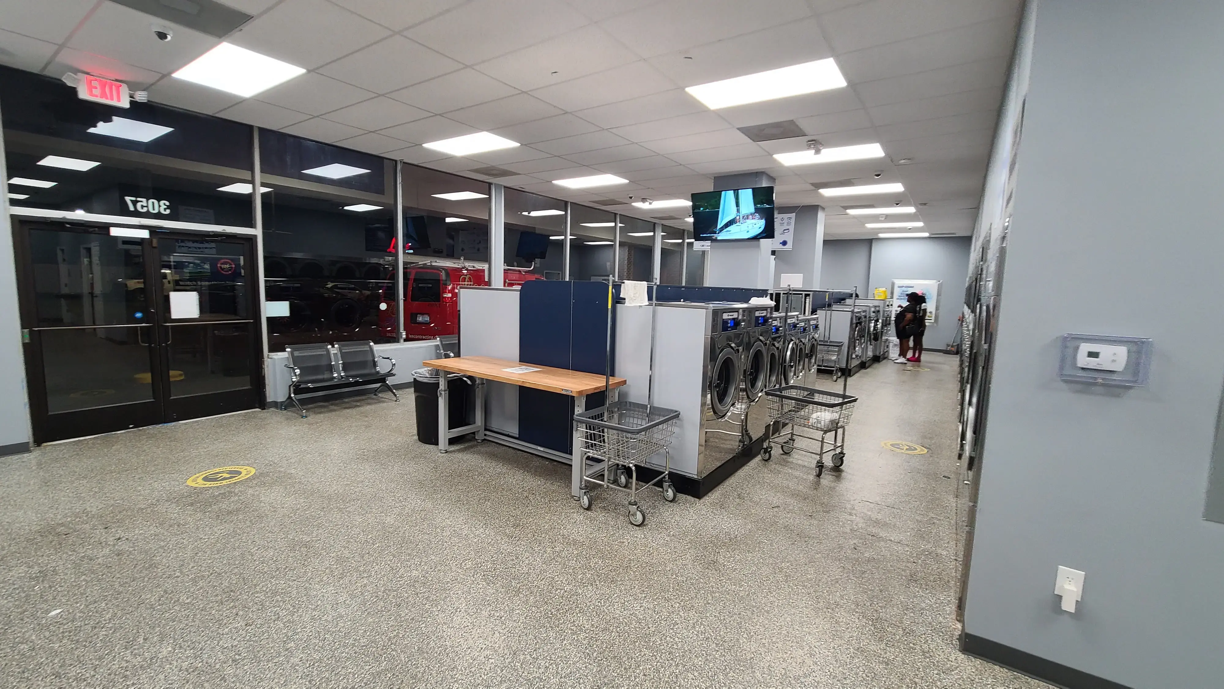 Family Laundromat - Image 16