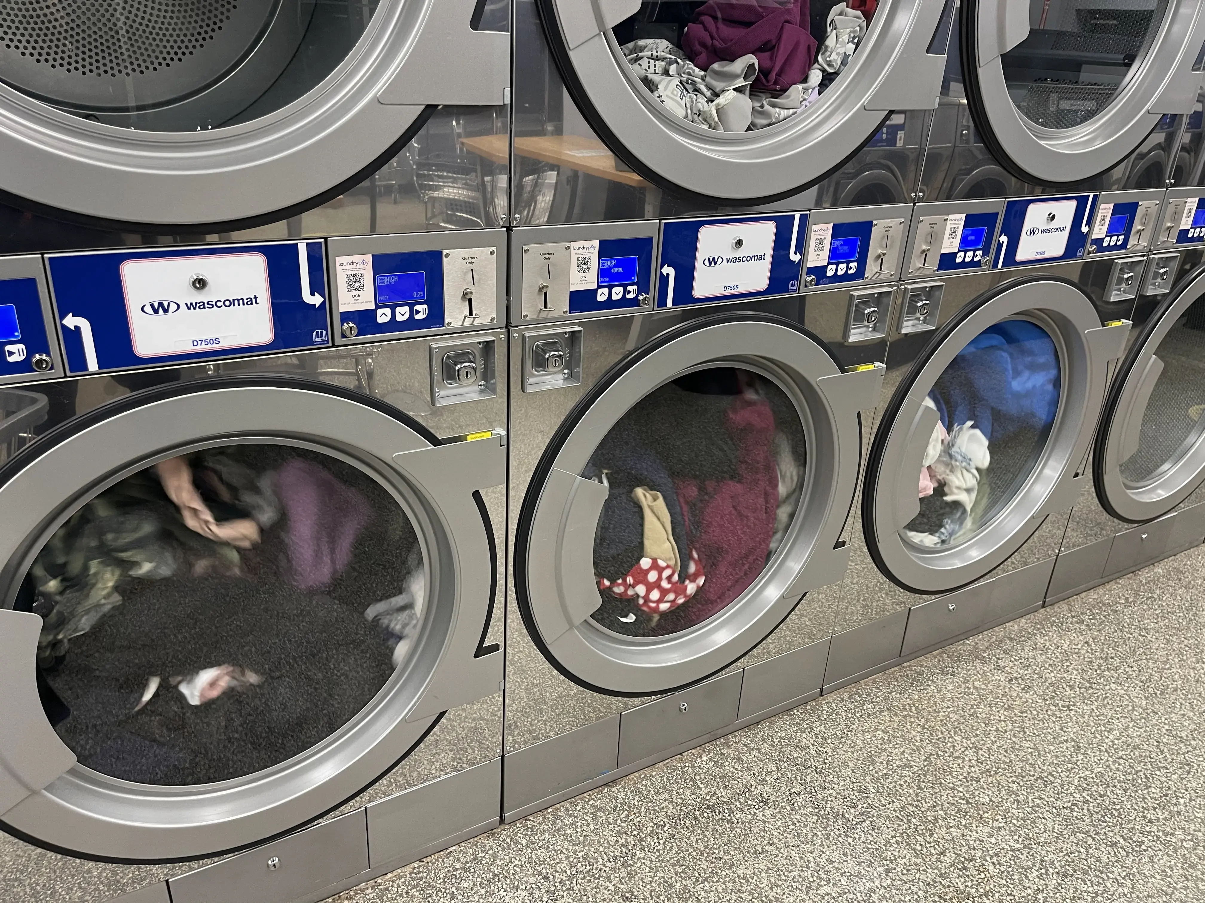 Family Laundromat thumbnail 13