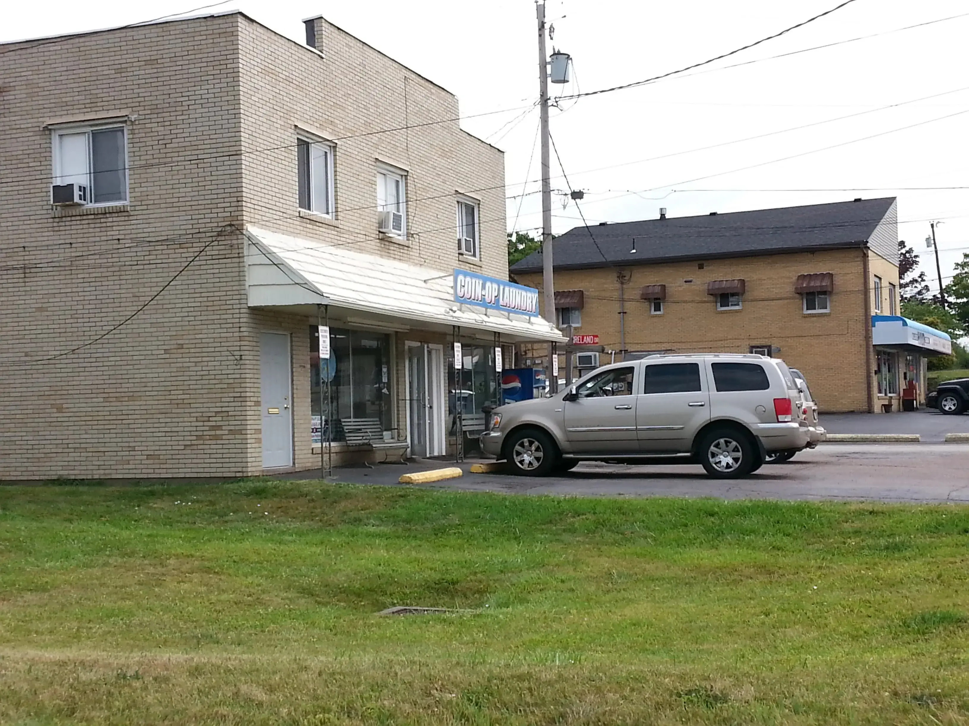Family Laundromat - Image 12