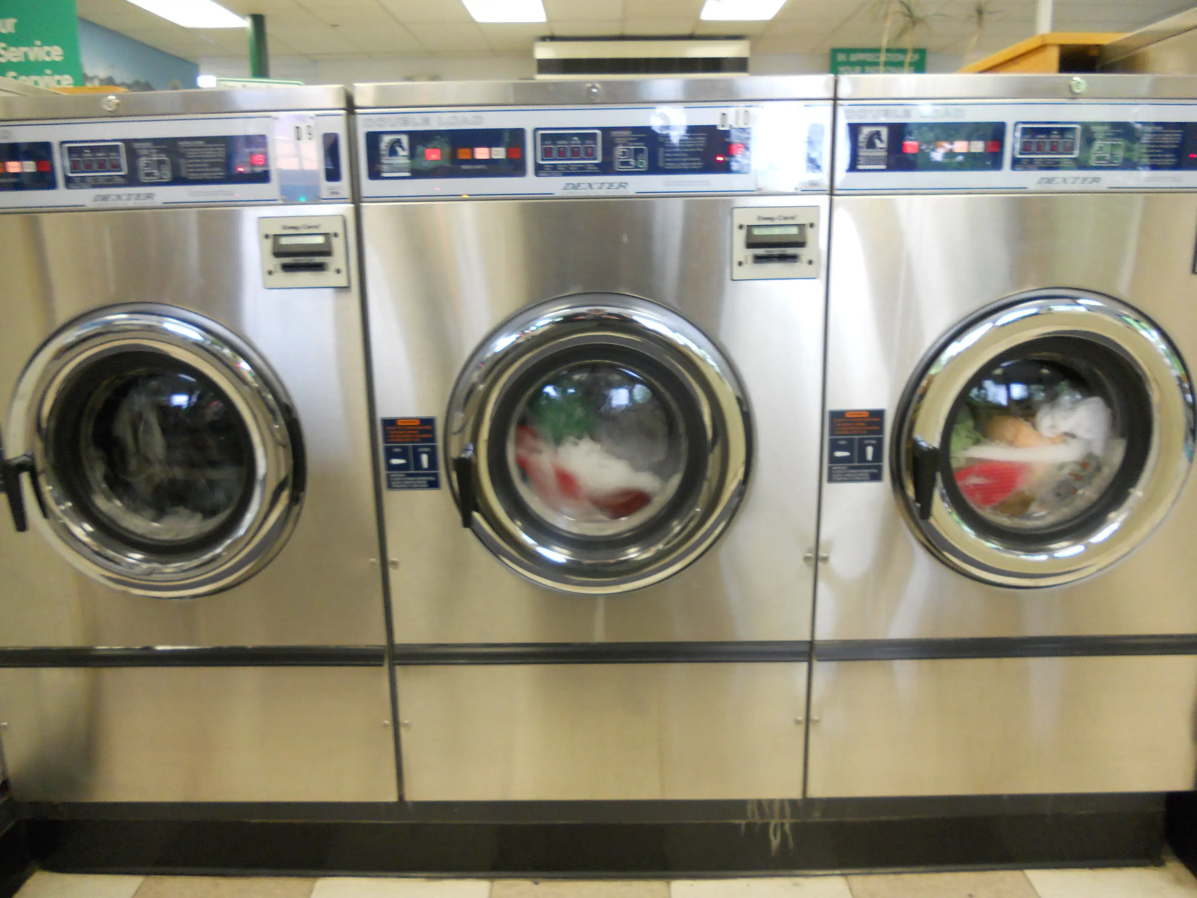 Family Laundromat - Image 11