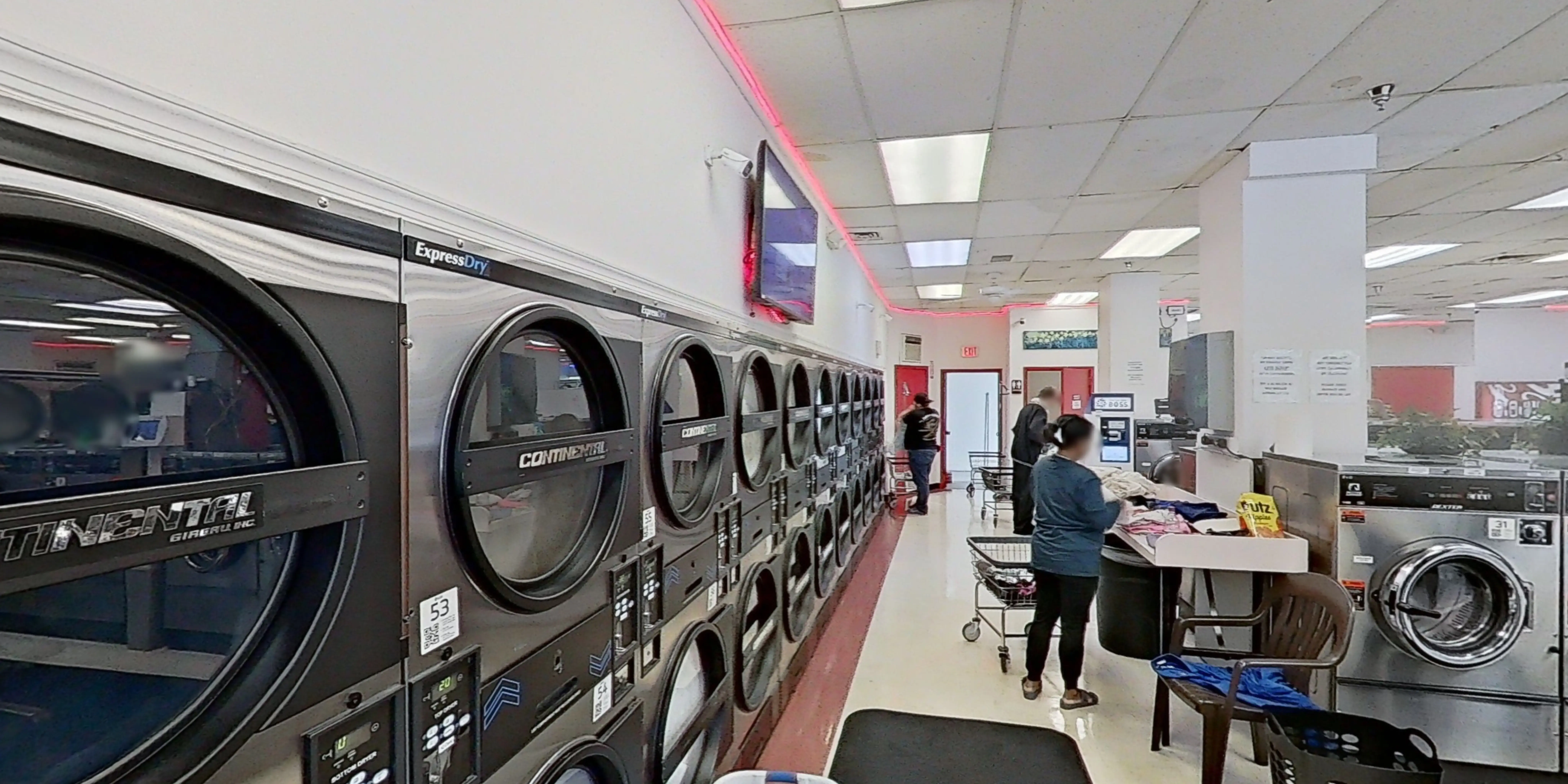 Family Laundromat - Image 10