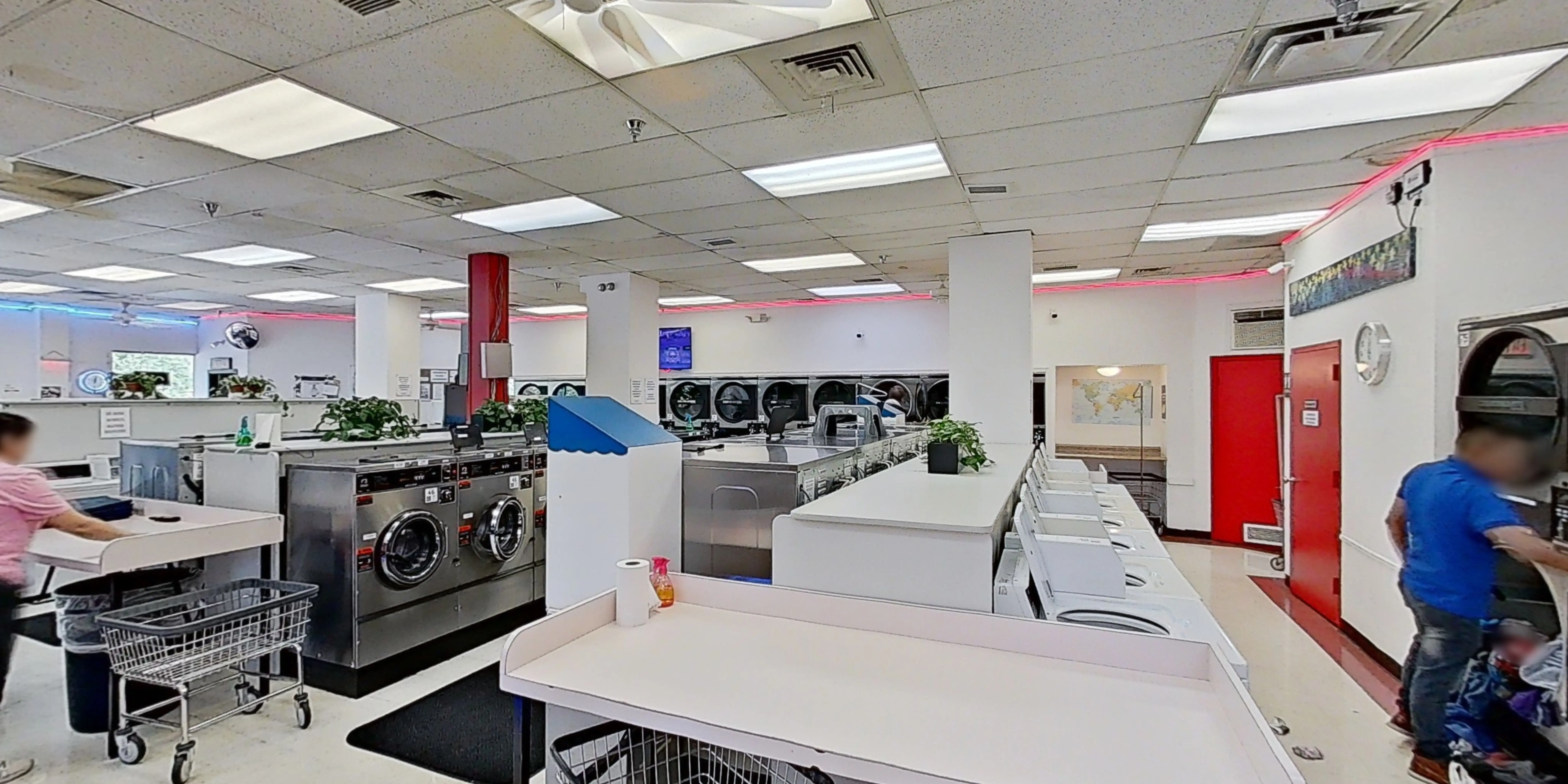 Family Laundromat - Image 11