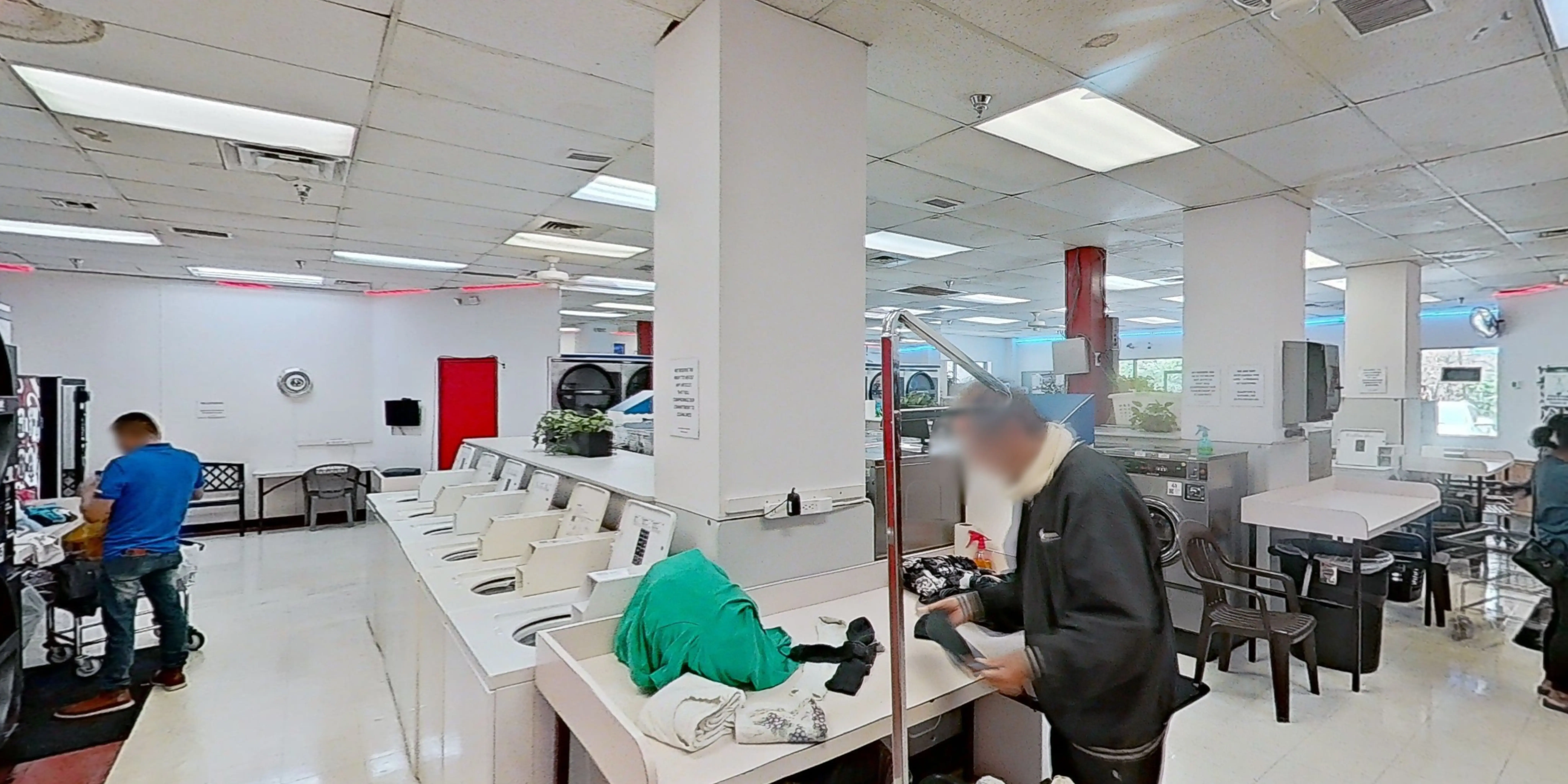 Family Laundromat thumbnail 9