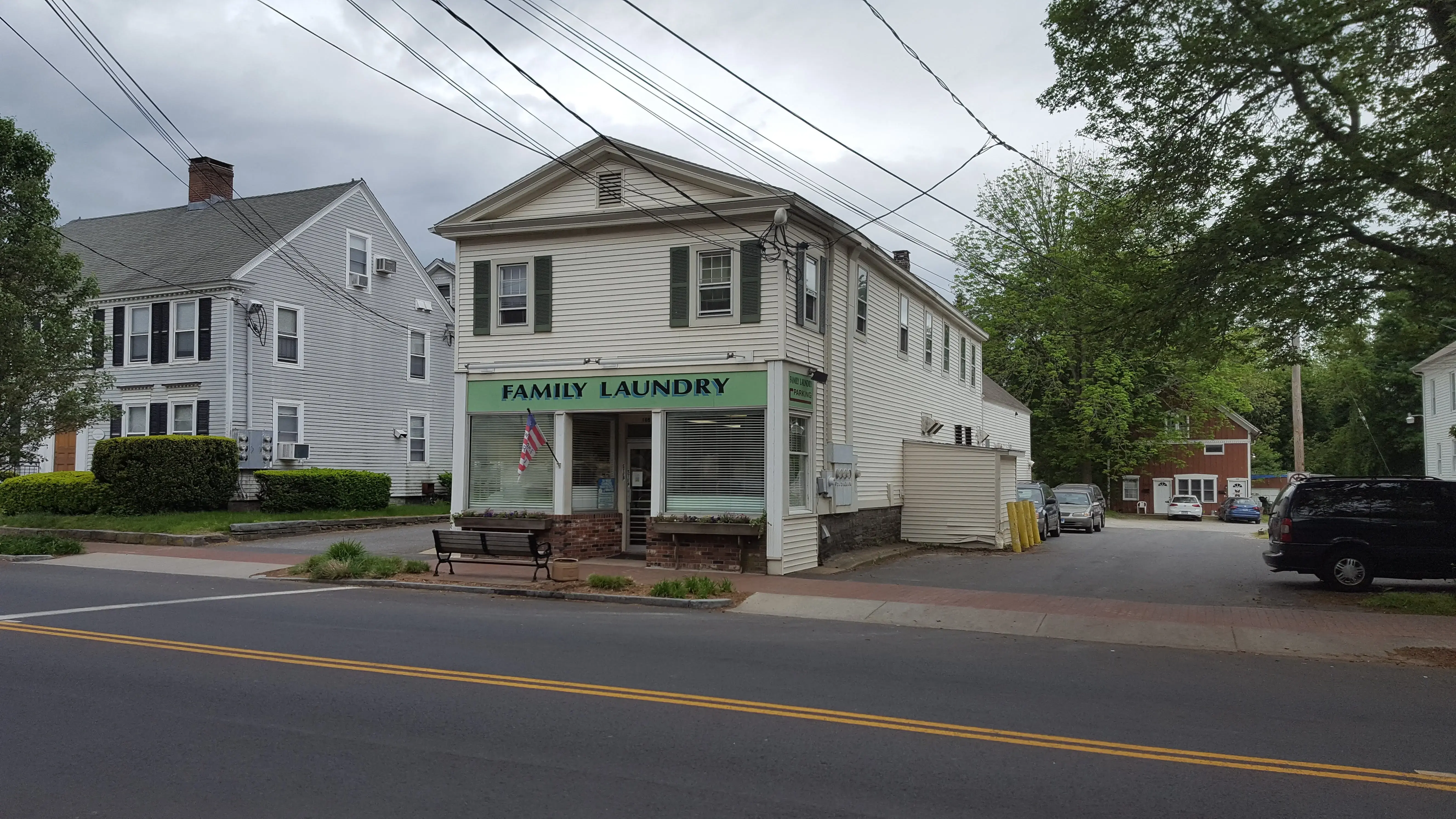 Family Laundry - Image 2