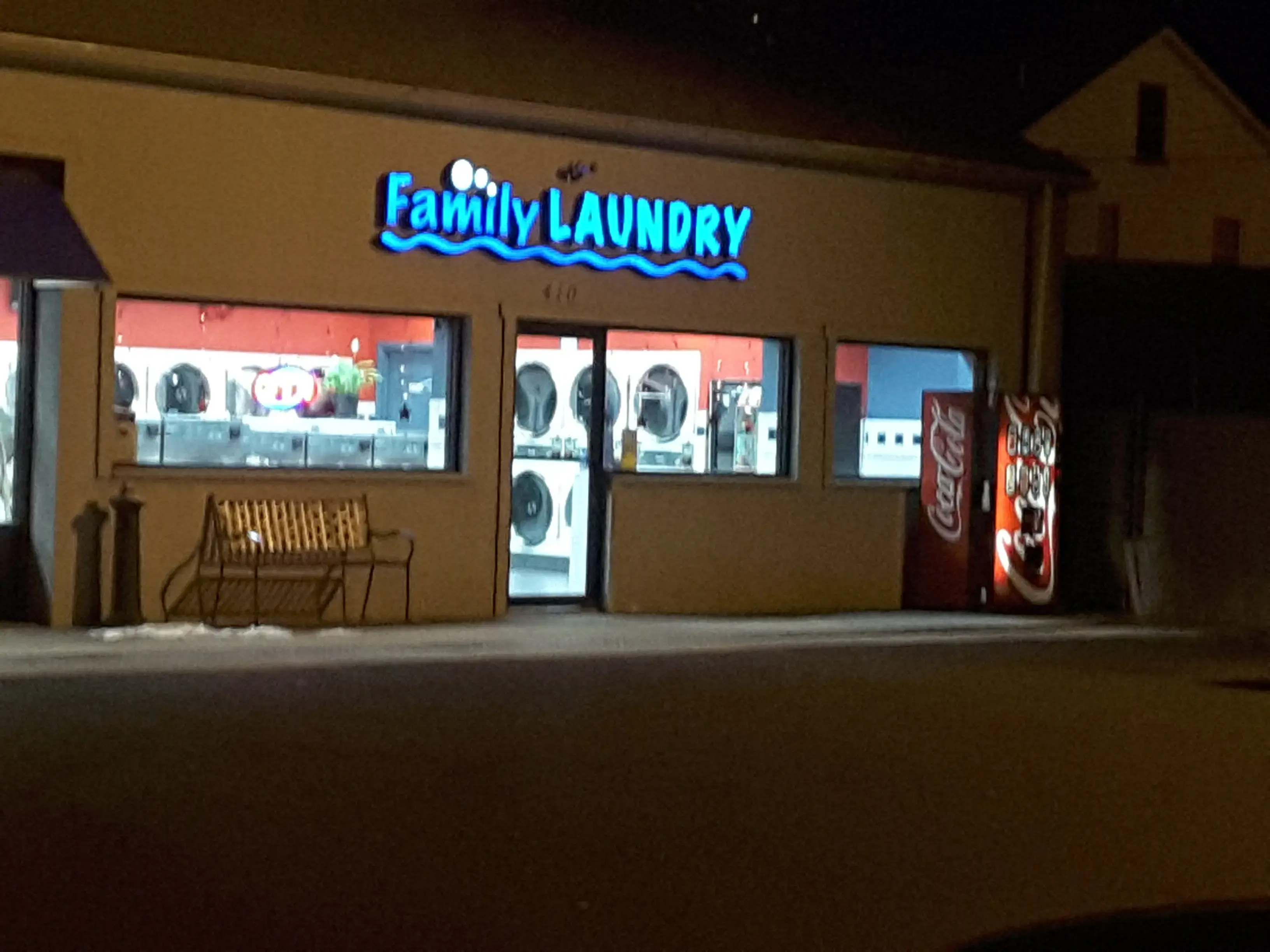 Family Laundry - Image 14