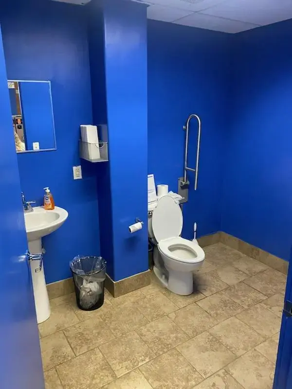 Family Strongfold (Stony Hill) laundromat thumbnail 3