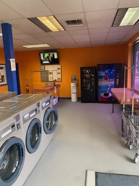 Family Strongfold (Stony Hill) laundromat thumbnail 7