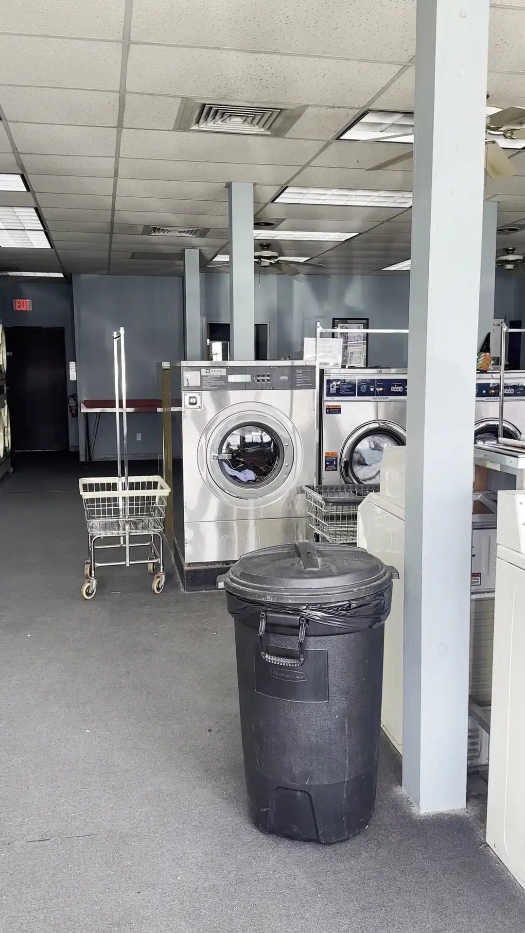 Family Strongfold (Stony Hill) laundromat thumbnail 5