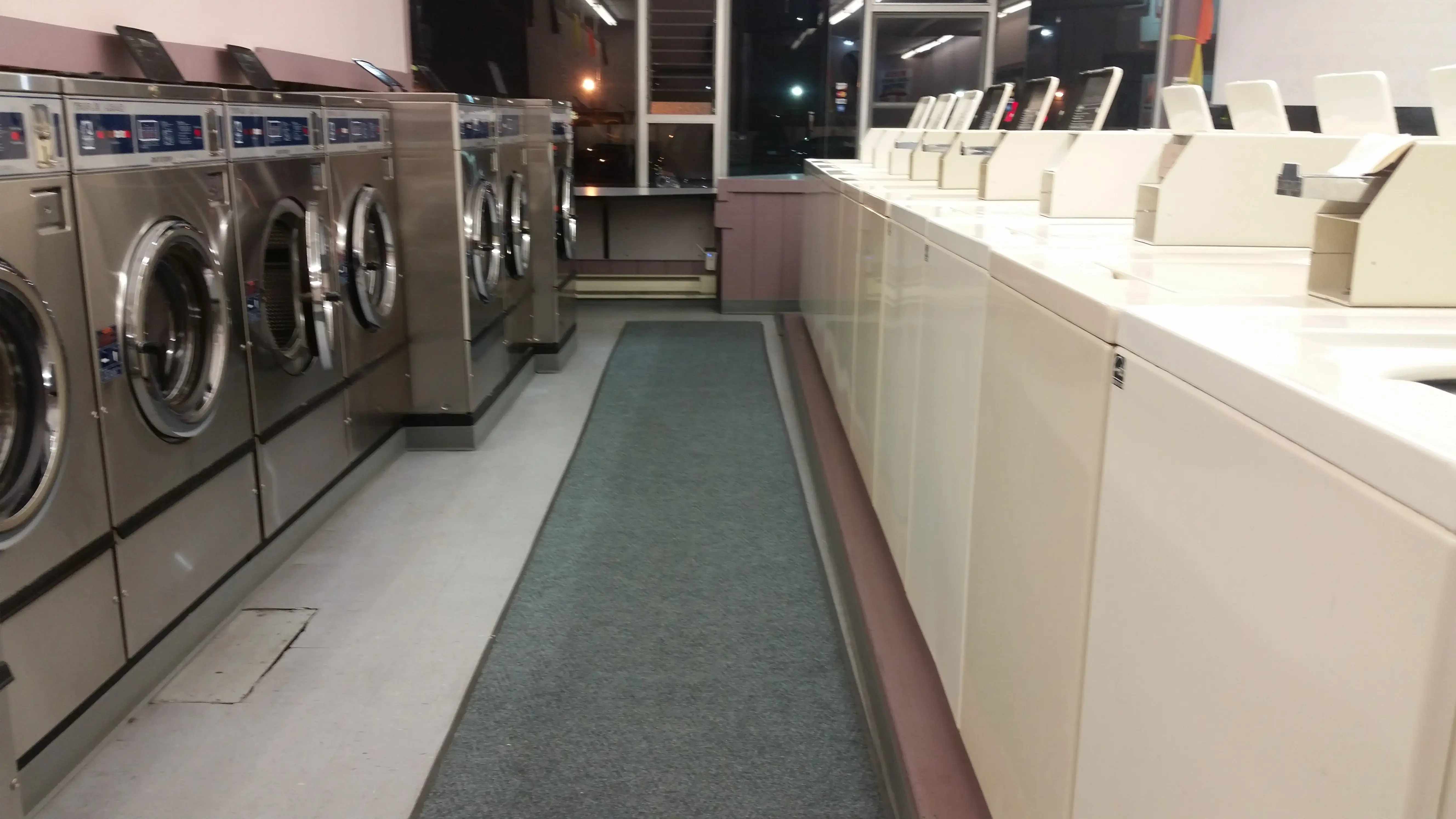 Famous Harris Dry Cleaners & Laundromat thumbnail 3