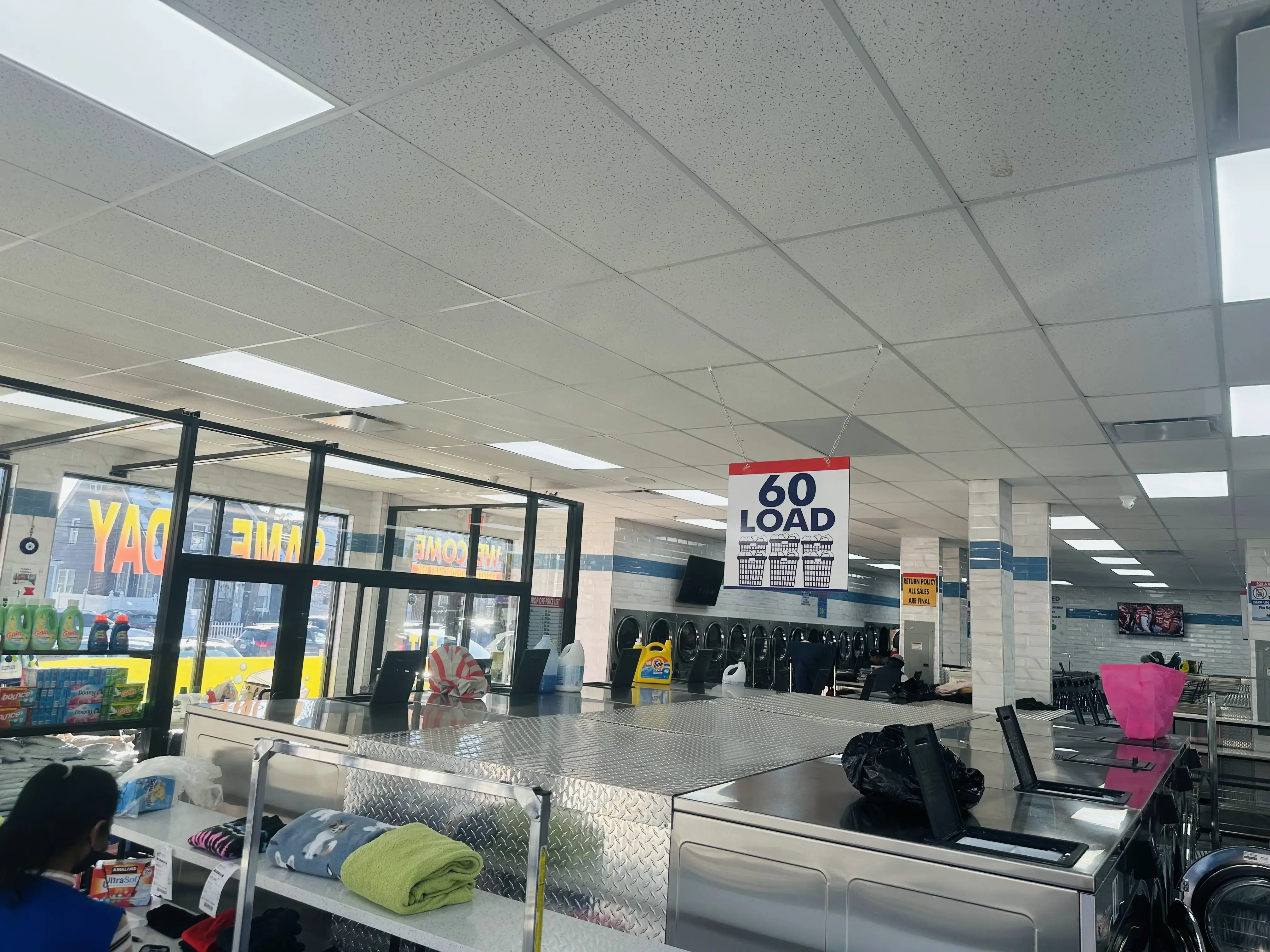 Farmers Laundromat - Image 20