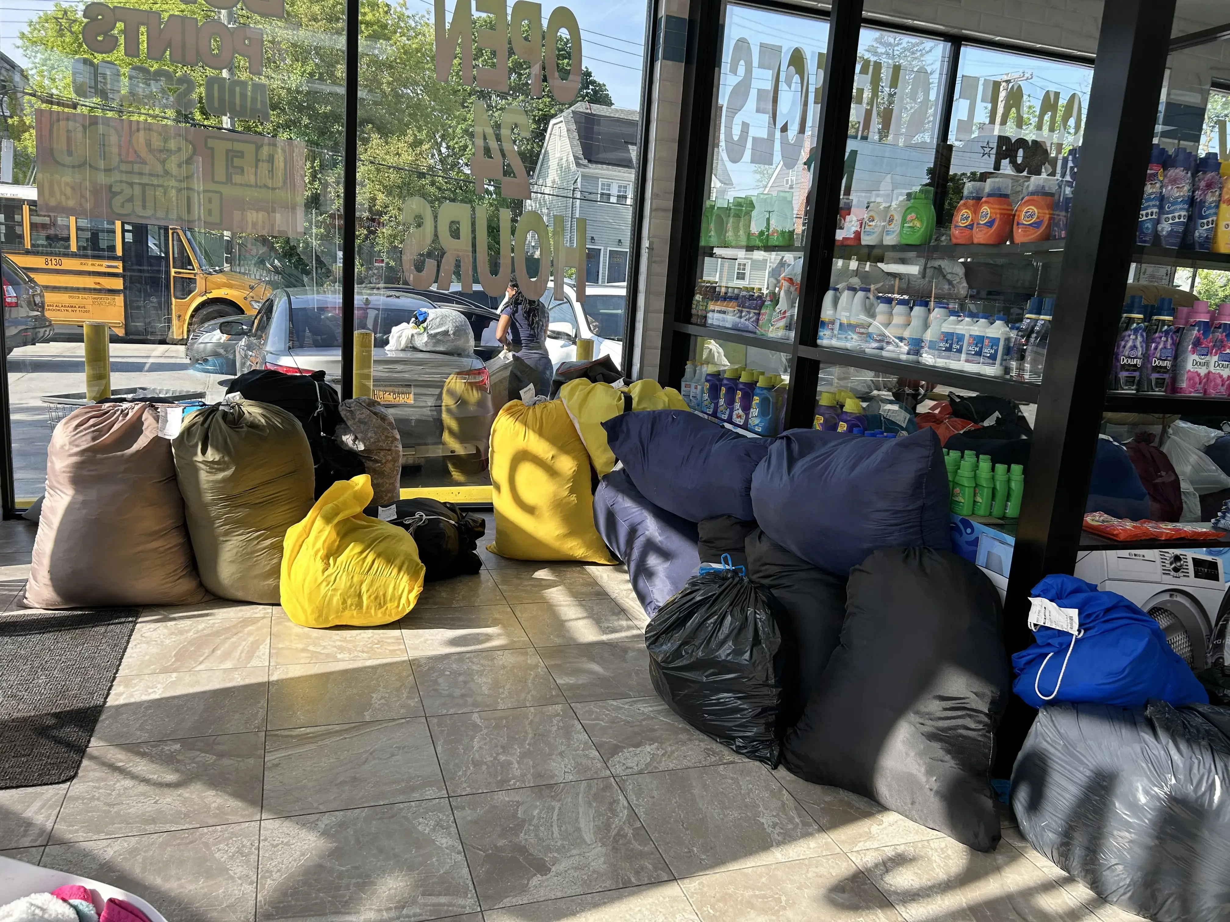 Farmers Laundromat - Image 9