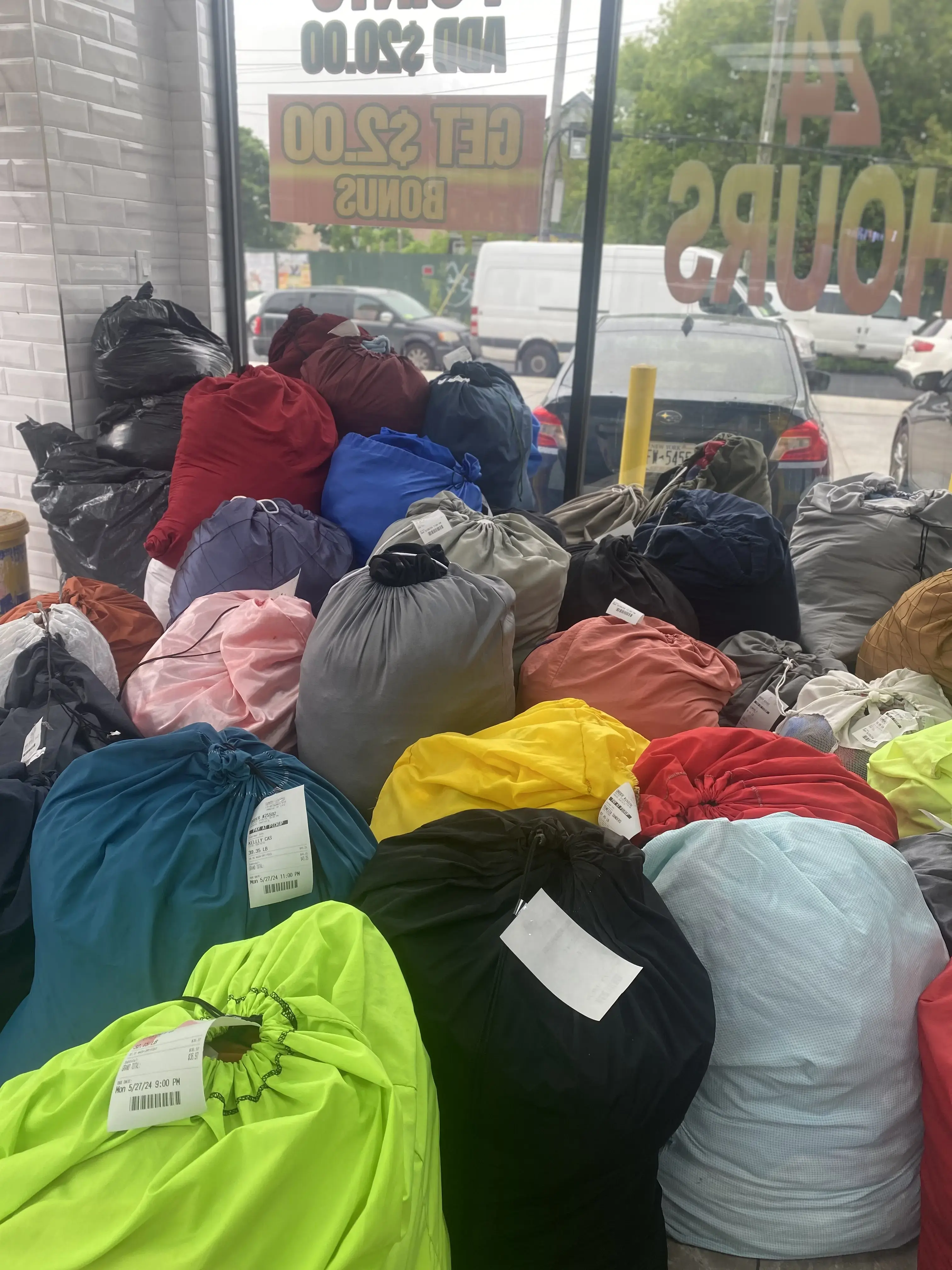 Farmers Laundromat - Image 15