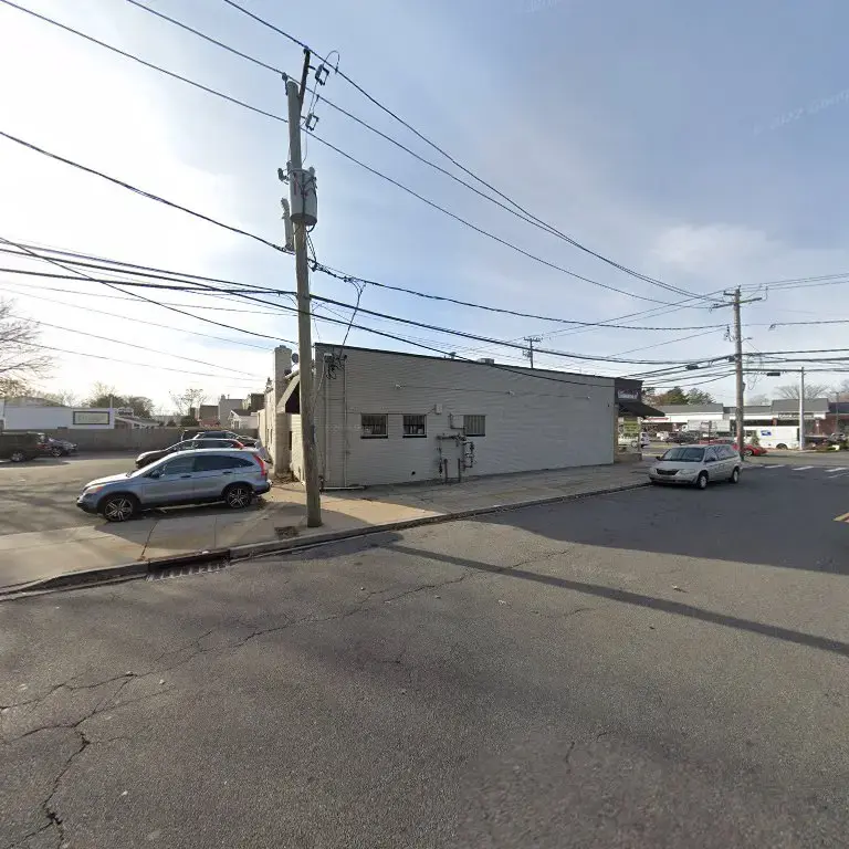 Farmingdale Village Laundromat thumbnail 20