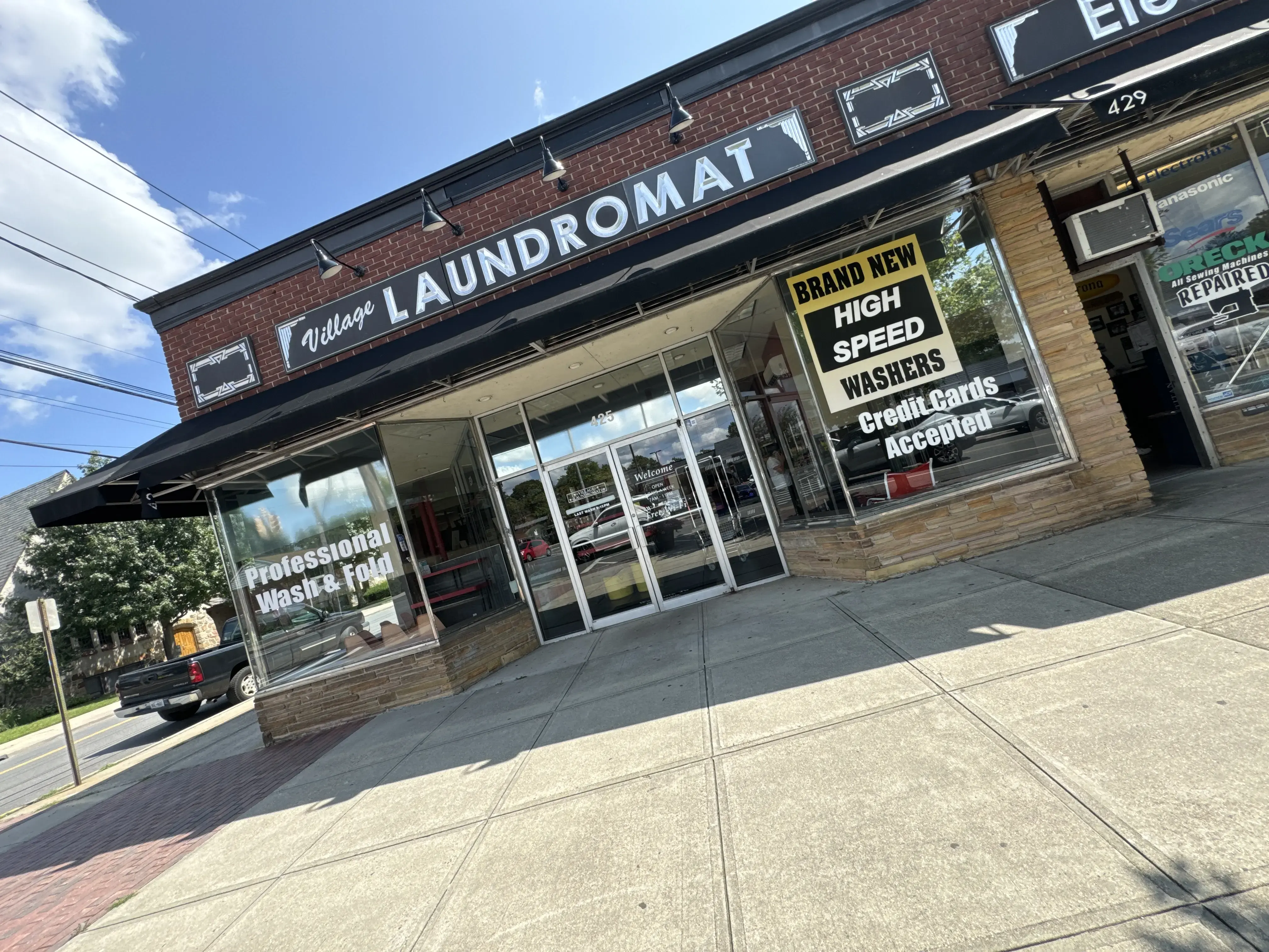 Farmingdale Village Laundromat - Image 16