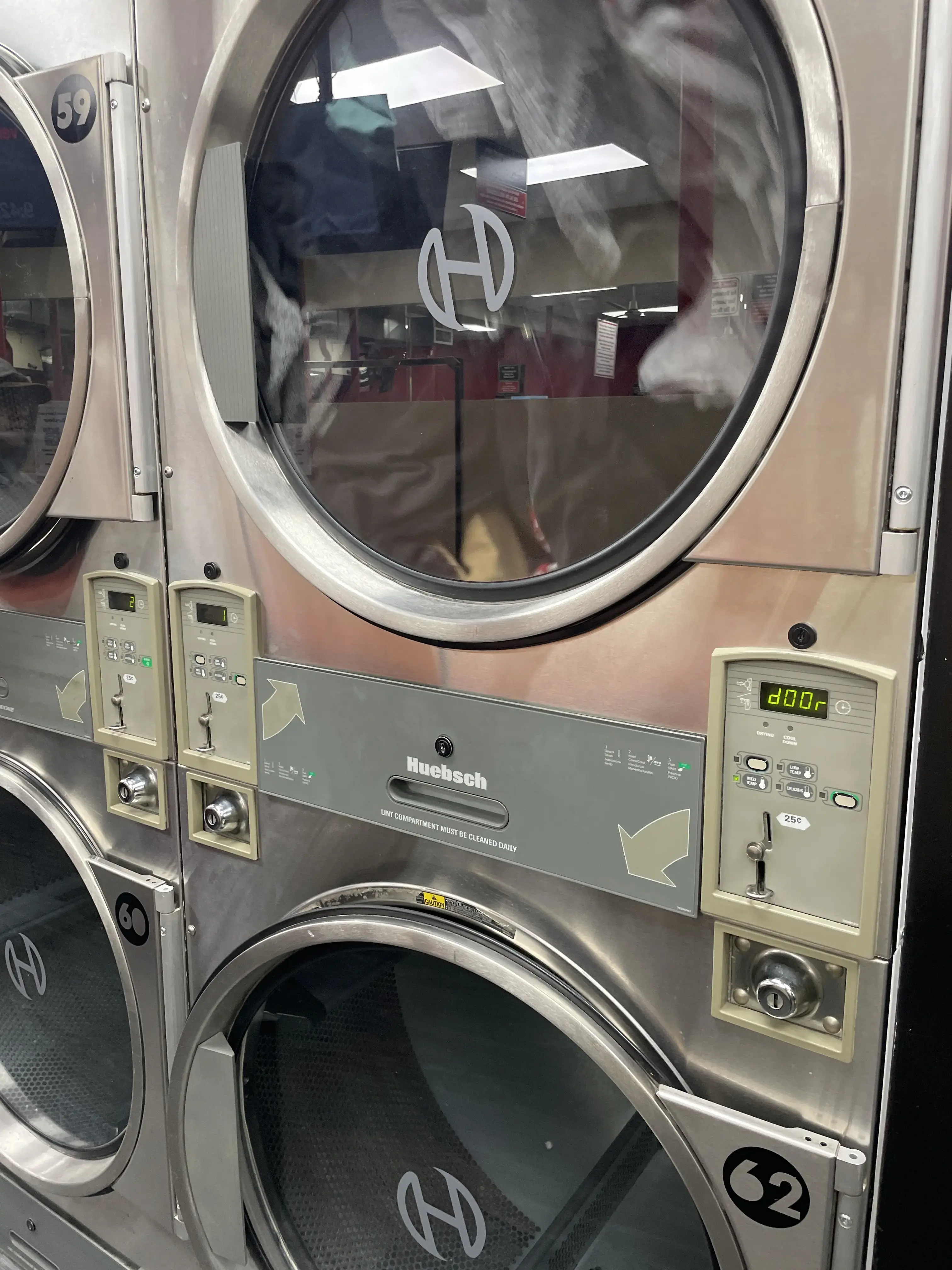 Farmingdale Village Laundromat thumbnail 19
