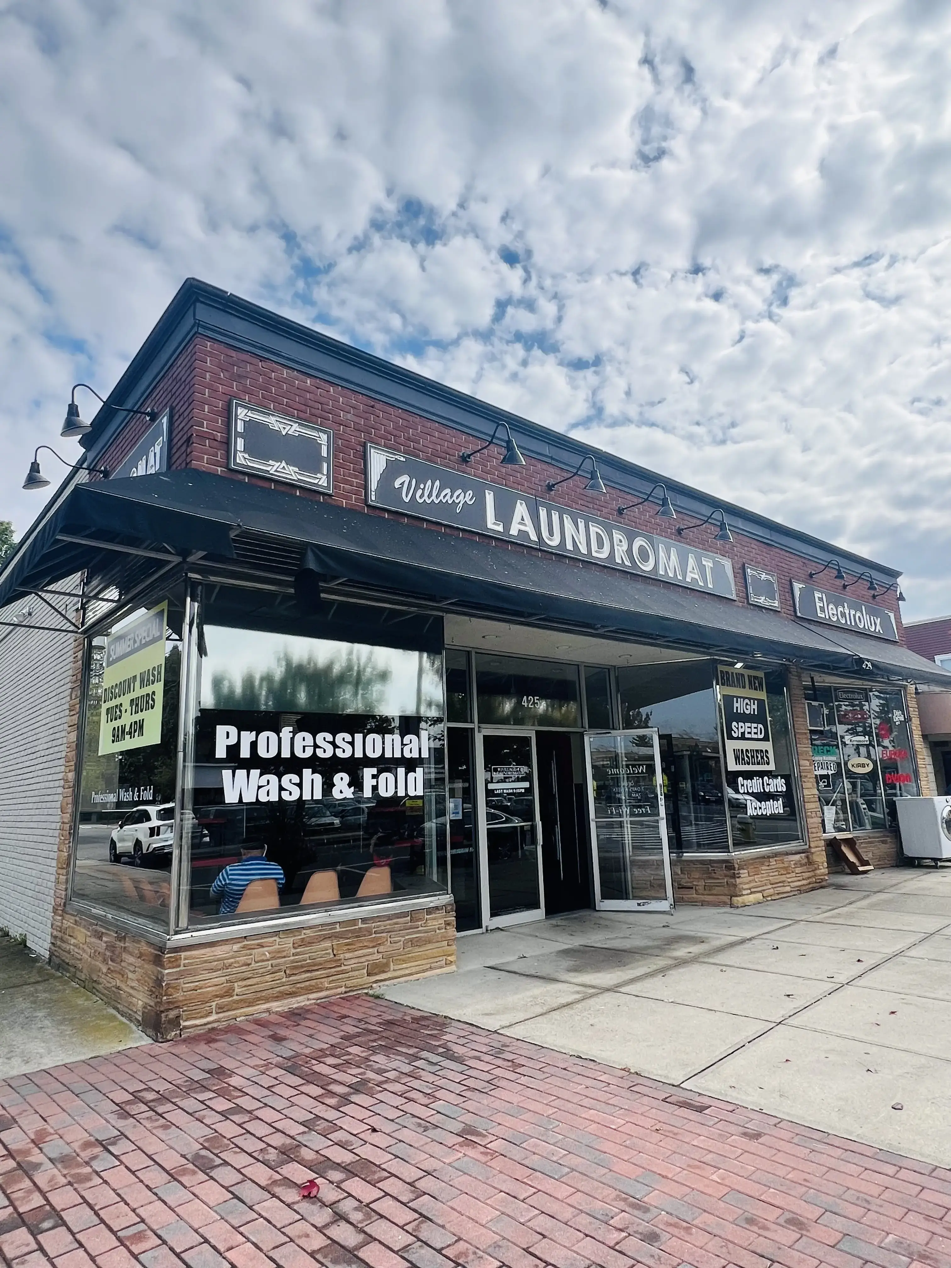 Farmingdale Village Laundromat location
