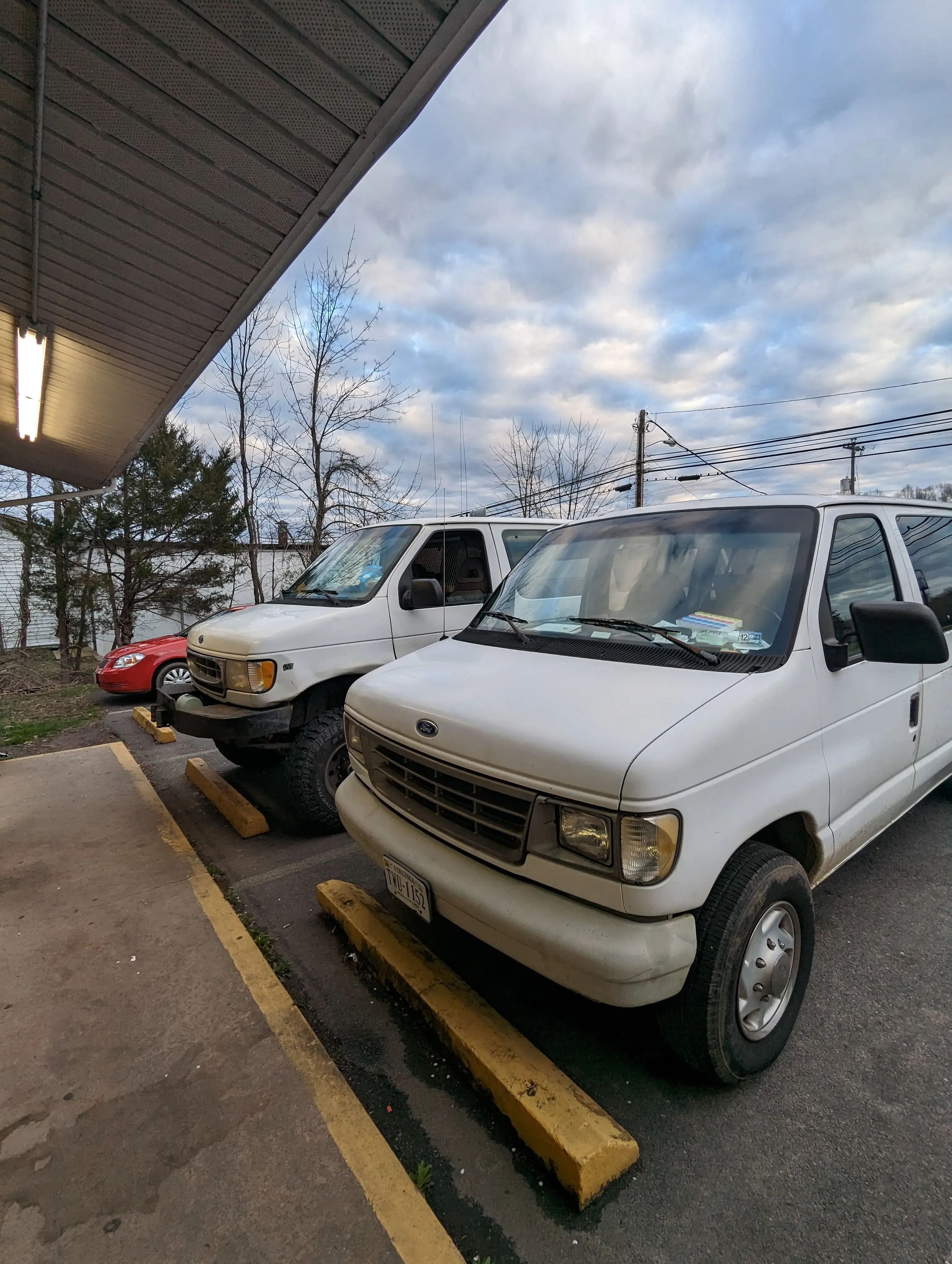 Farmville Laundry Land Laundromat - Image 2