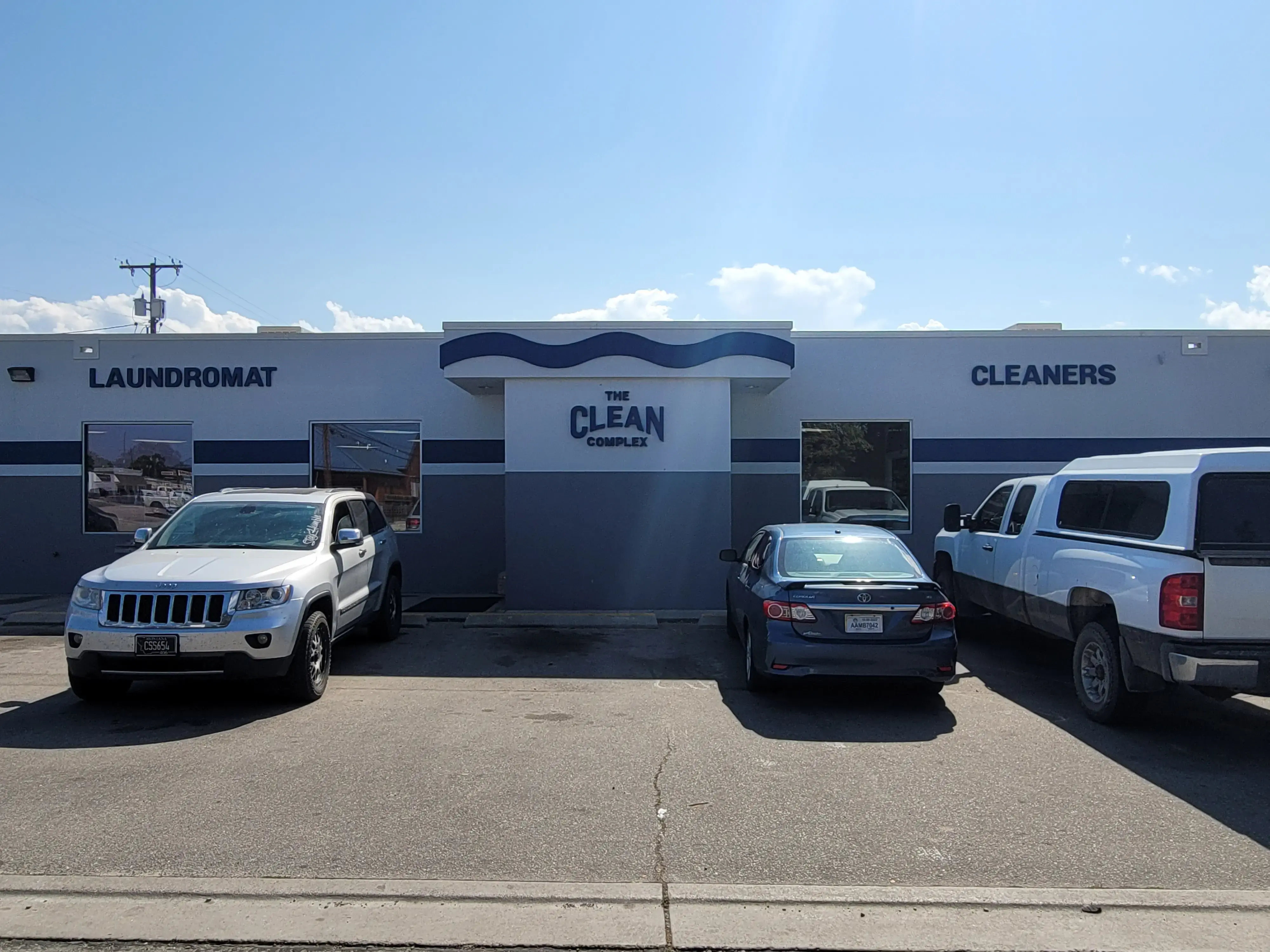 Fast & Fluffy Laundromat - Image 1