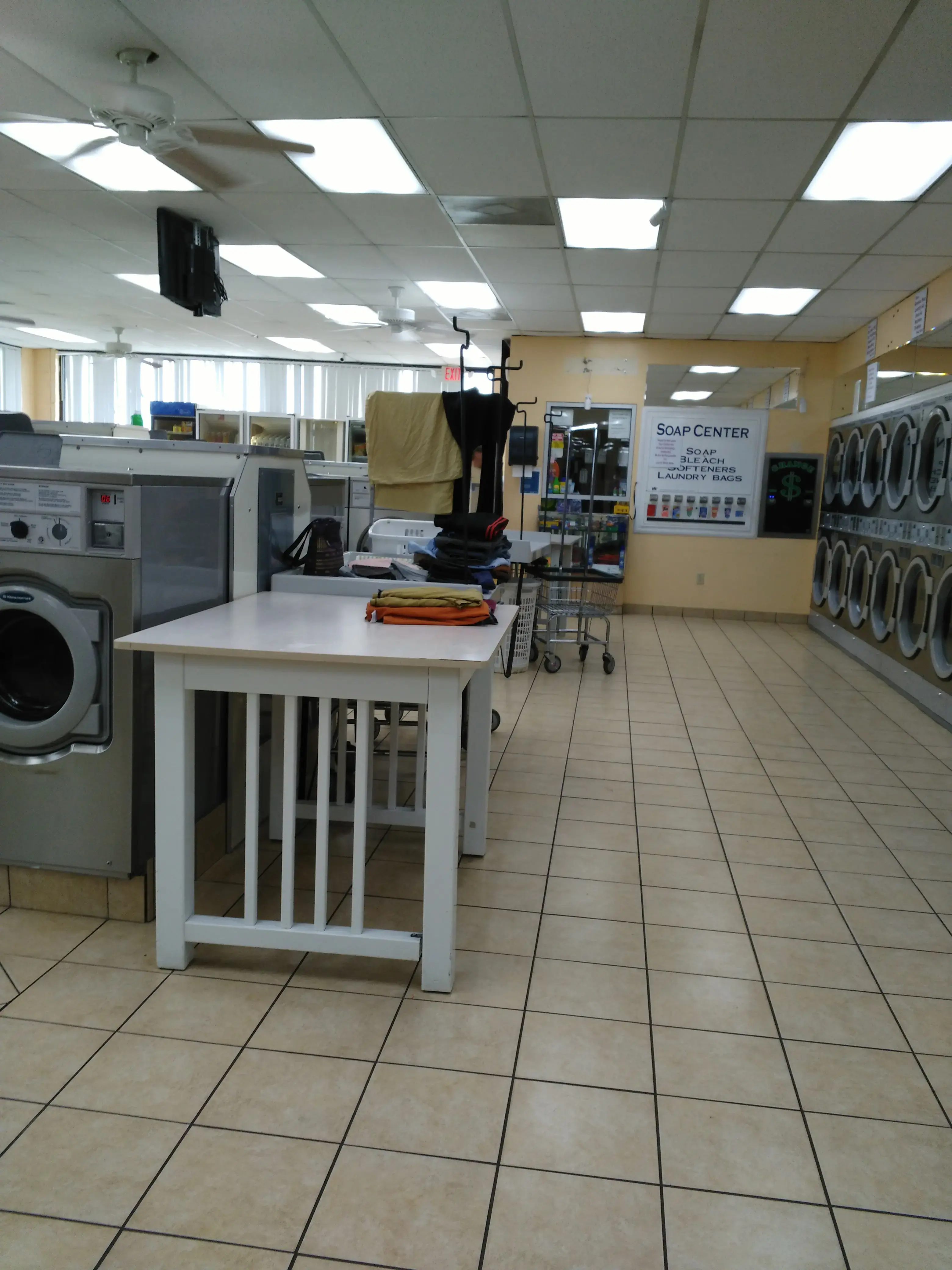 Fast & Fresh Coin Laundry thumbnail 18