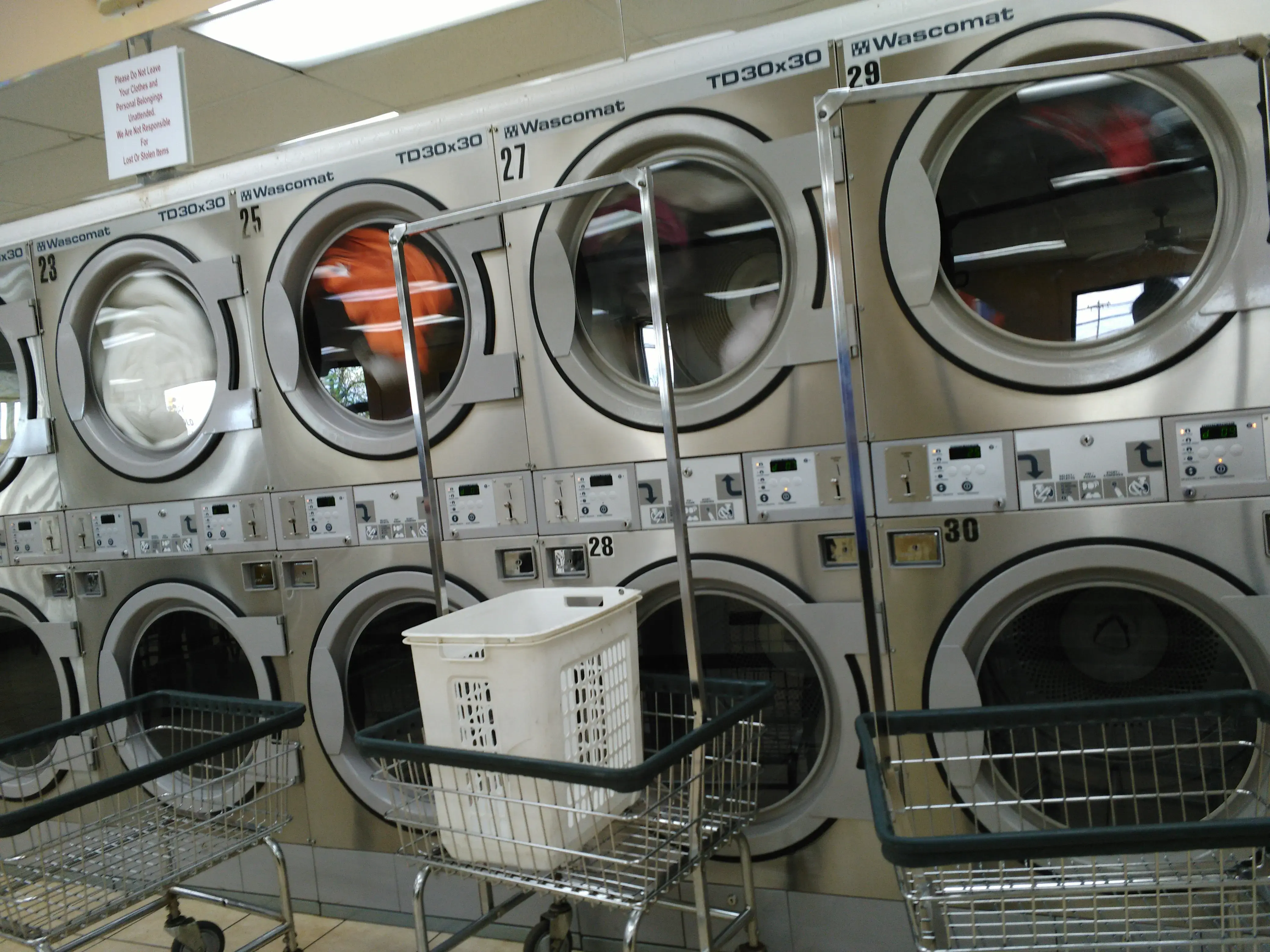 Fast & Fresh Coin Laundry - Image 17