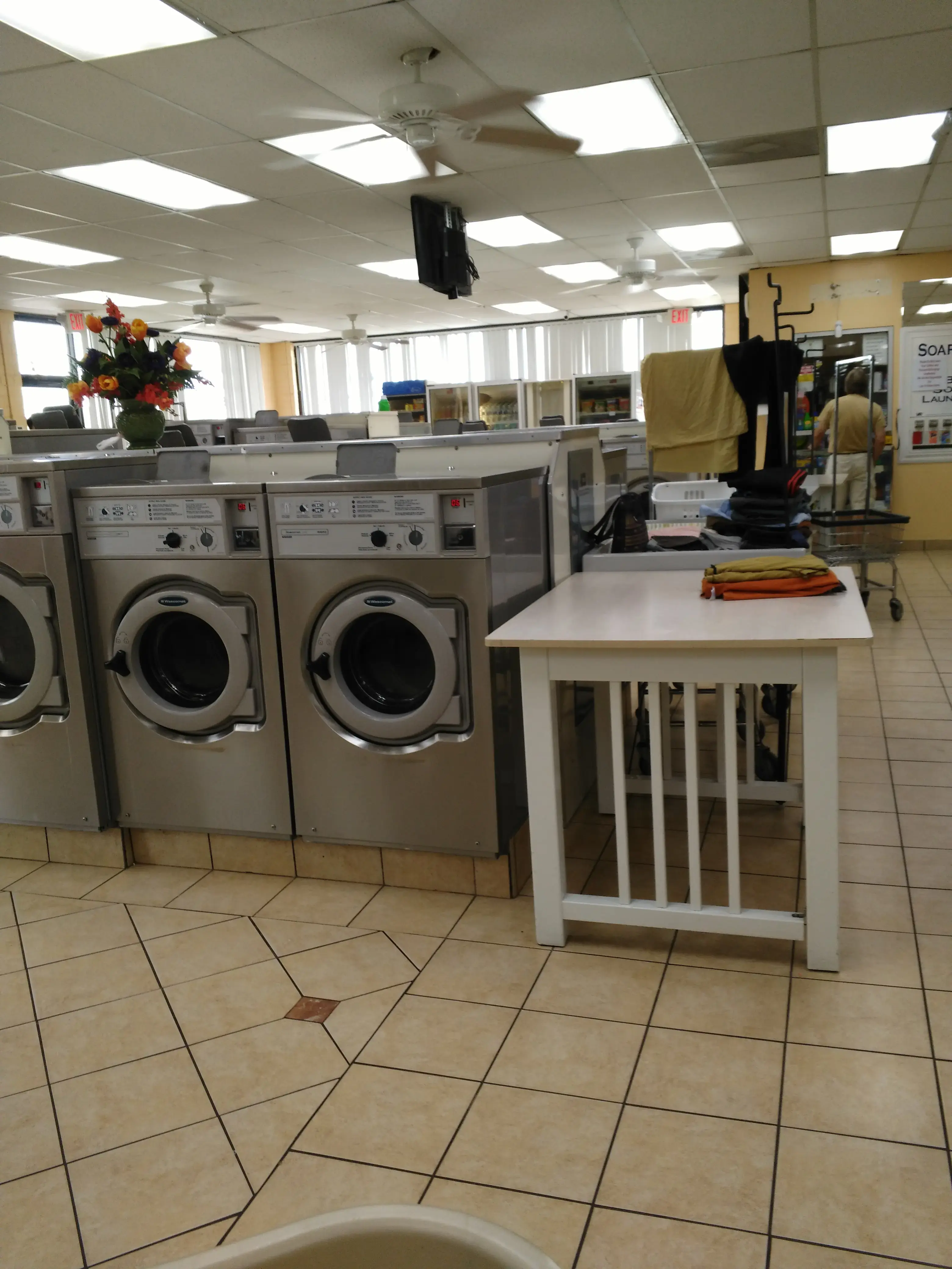 Fast & Fresh Coin Laundry thumbnail 14