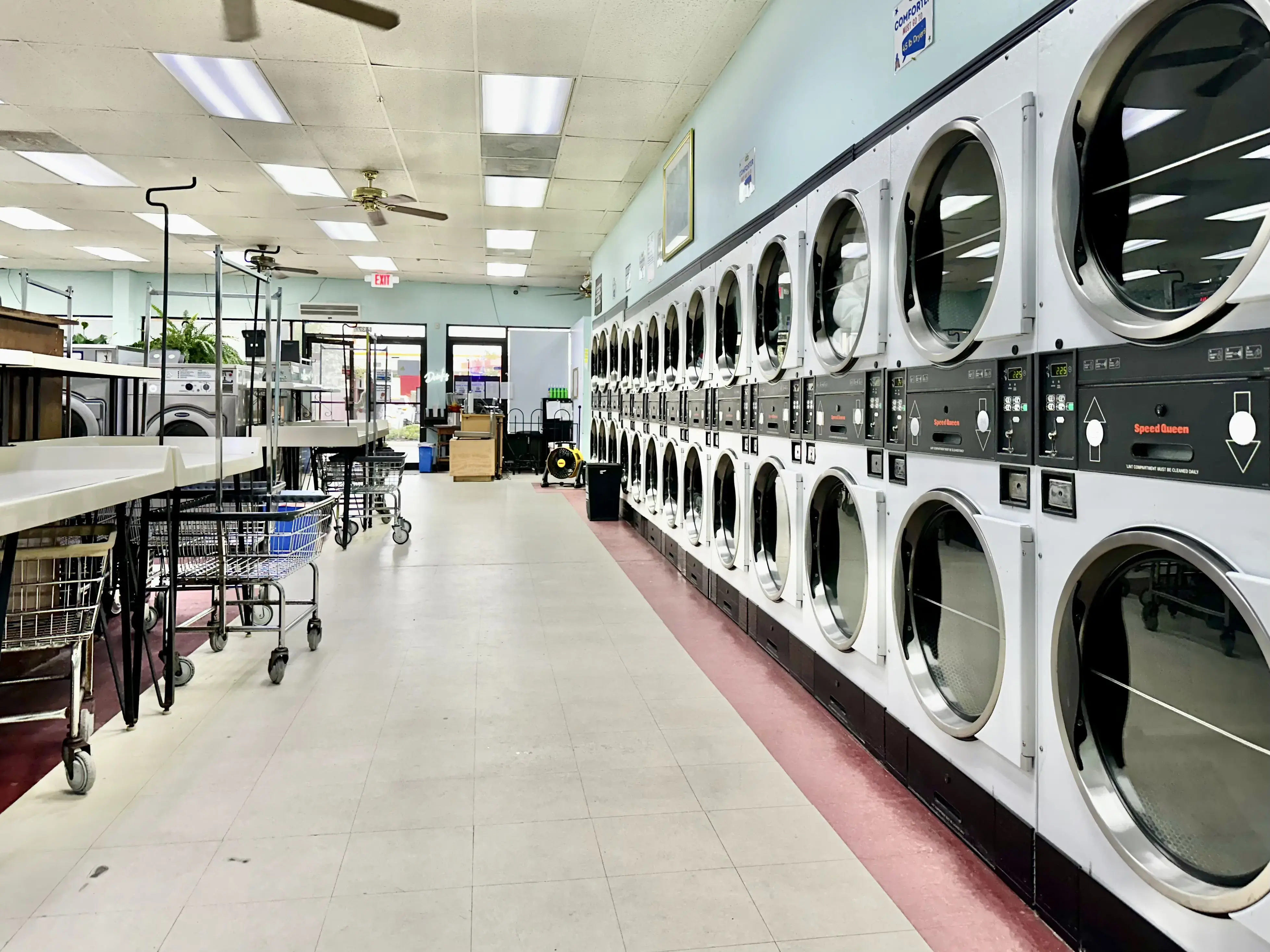 Fast Fresh Laundry Tower Place Laundromat - Image 3