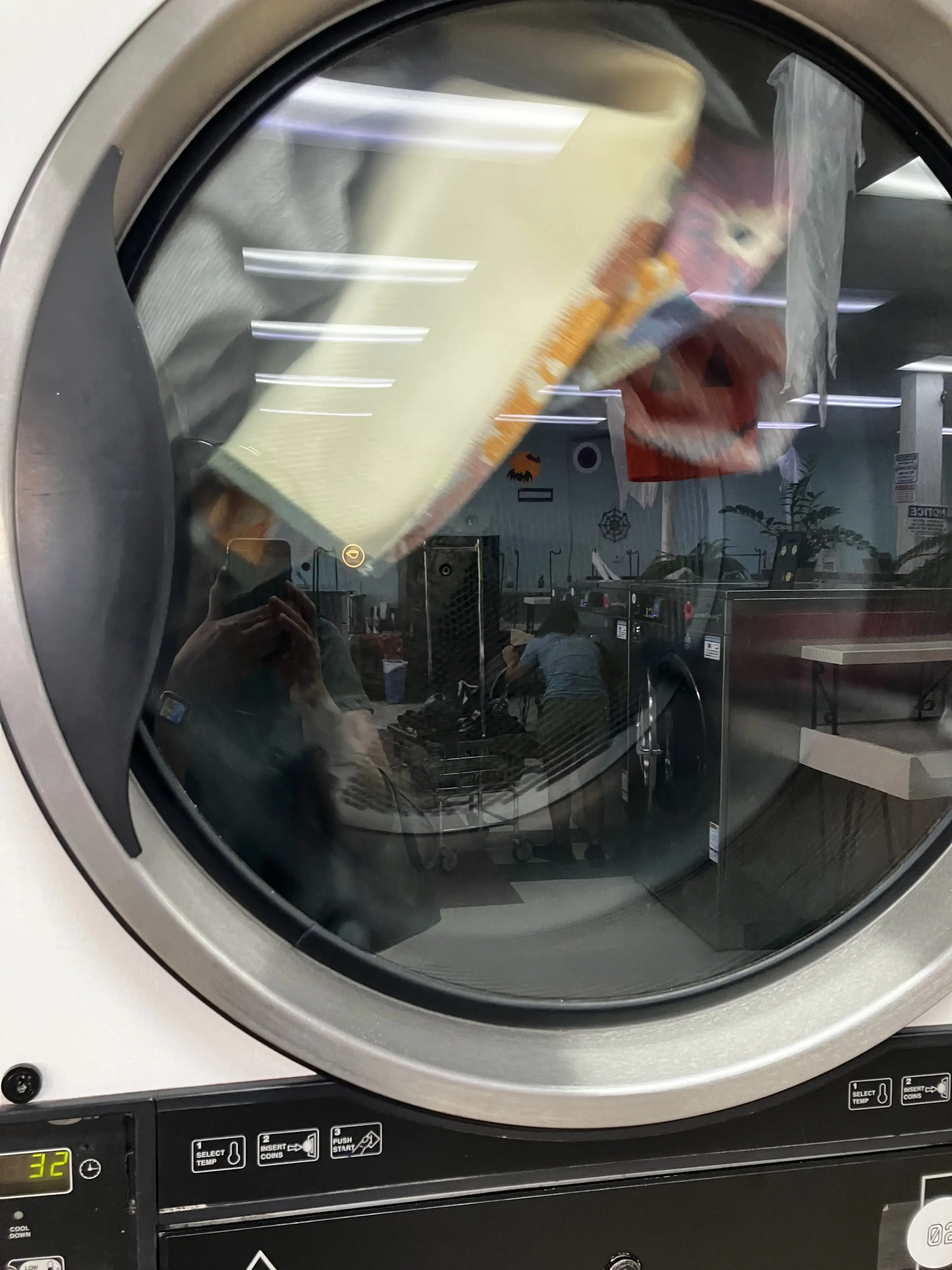 Fast Fresh Laundry Tower Place Laundromat thumbnail 20