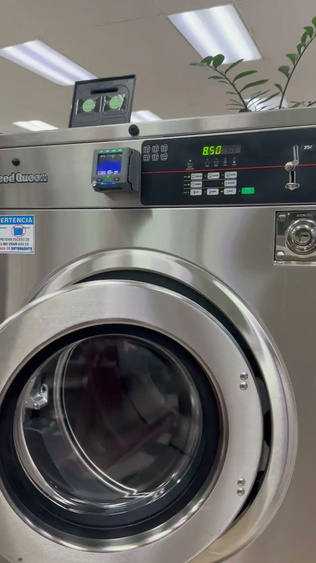 Fast Fresh Laundry Tower Place Laundromat - Image 10