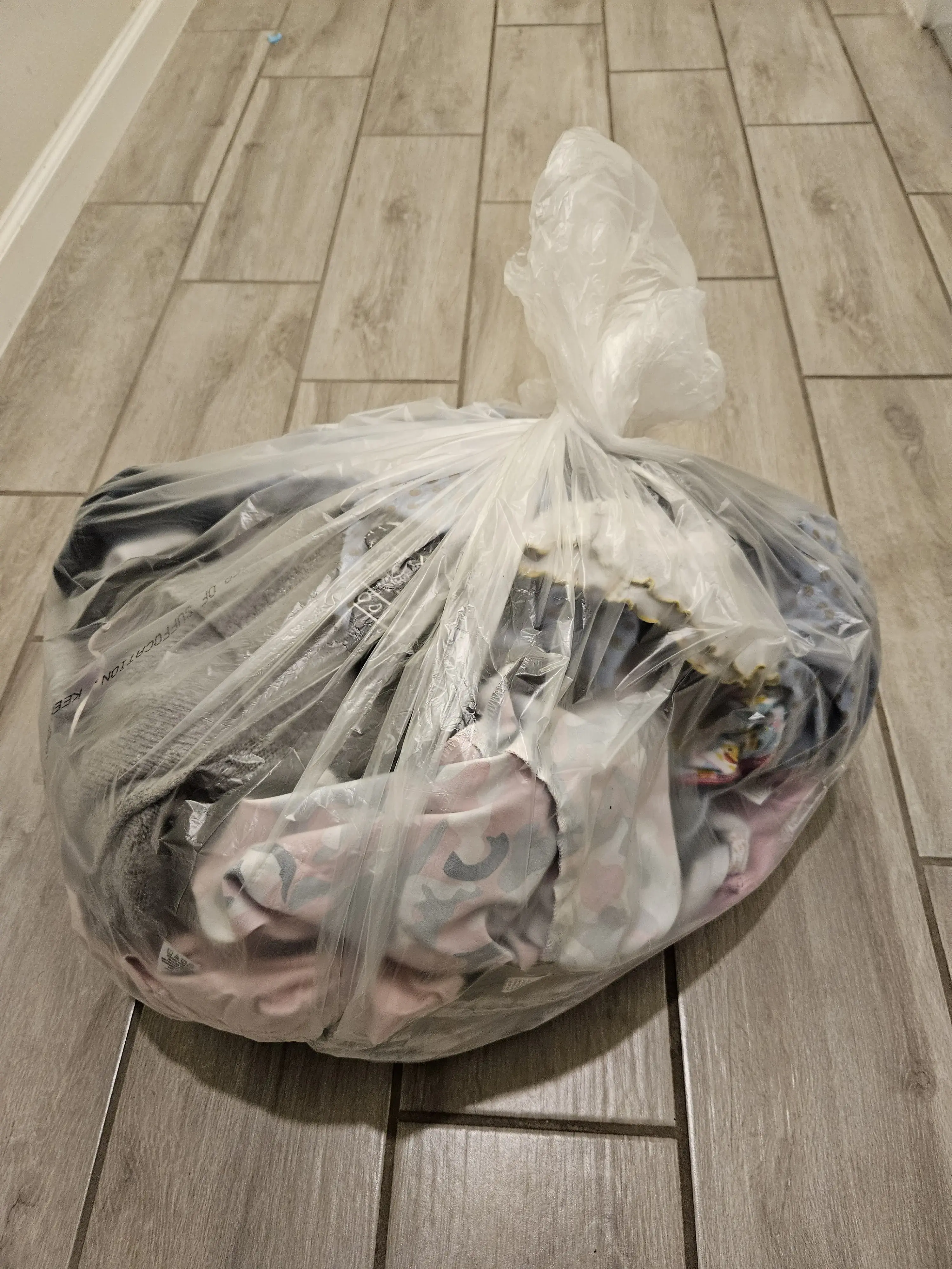 Fast Fresh Laundry Tower Place Laundromat - Image 19