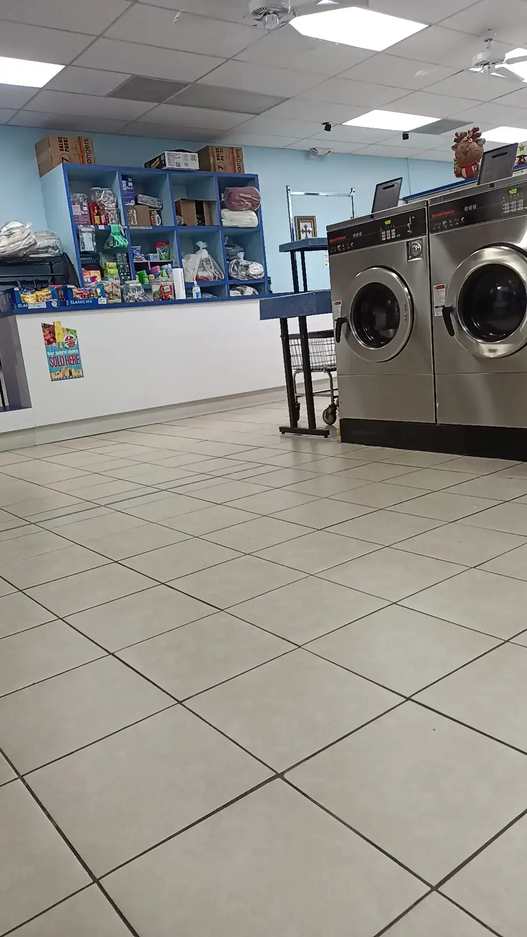 Fast Fresh Laundry Tower Place Laundromat - Image 16