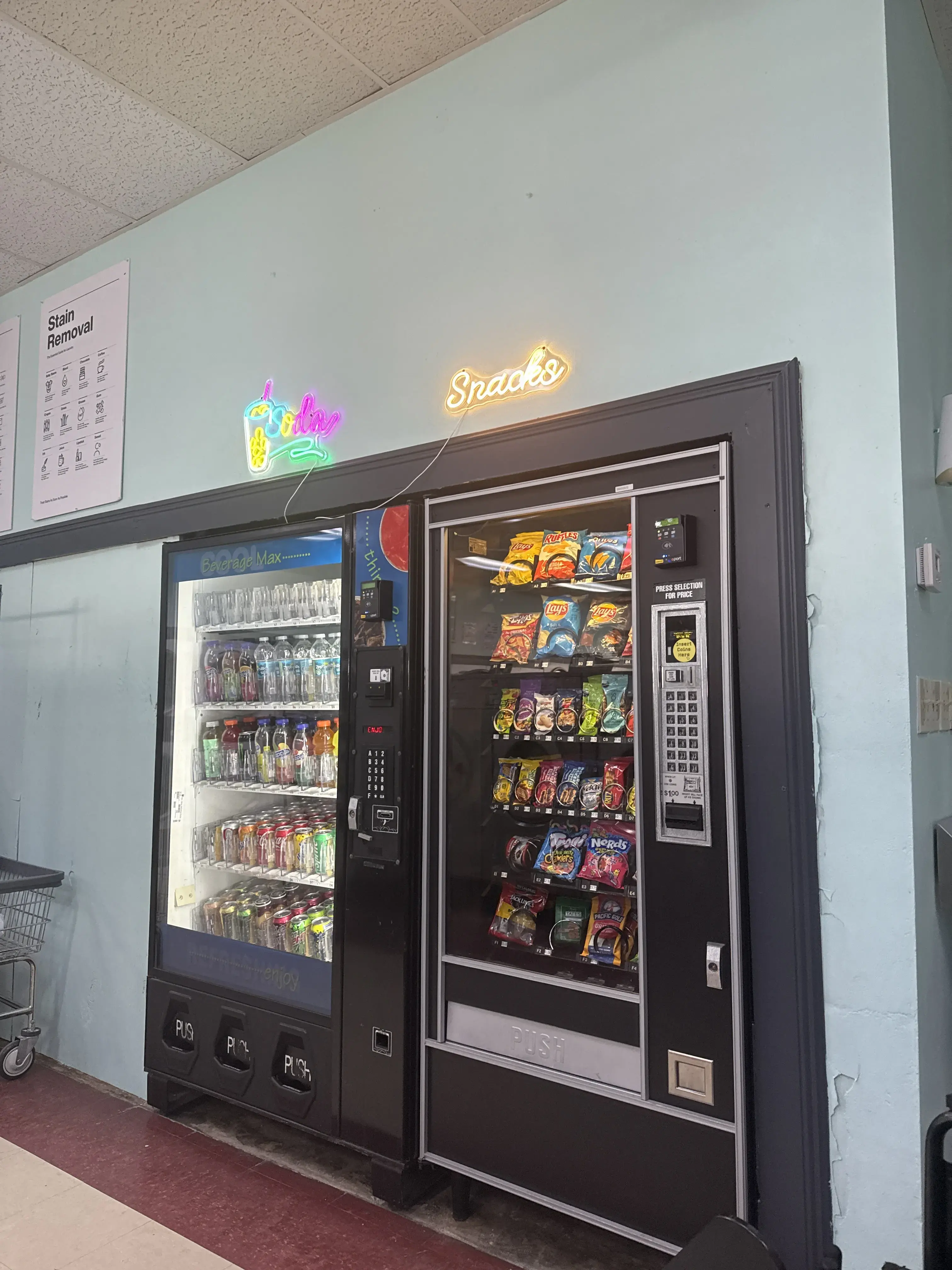 Fast Fresh Laundry Tower Place Laundromat - Image 11