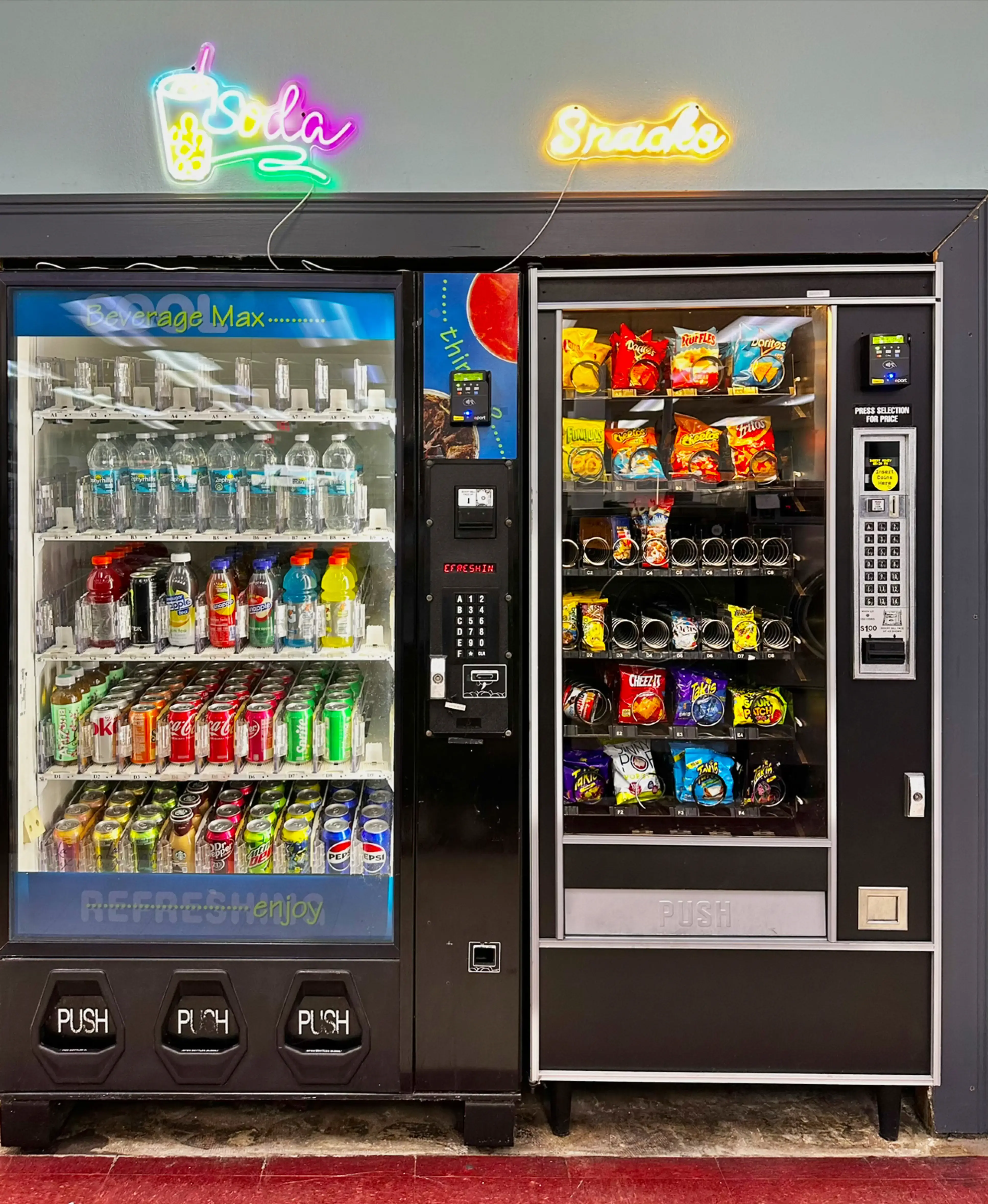 Fast Fresh Laundry Tower Place Laundromat thumbnail 9