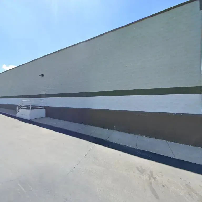 Faye's Laundry and Drycleaning - Image 7