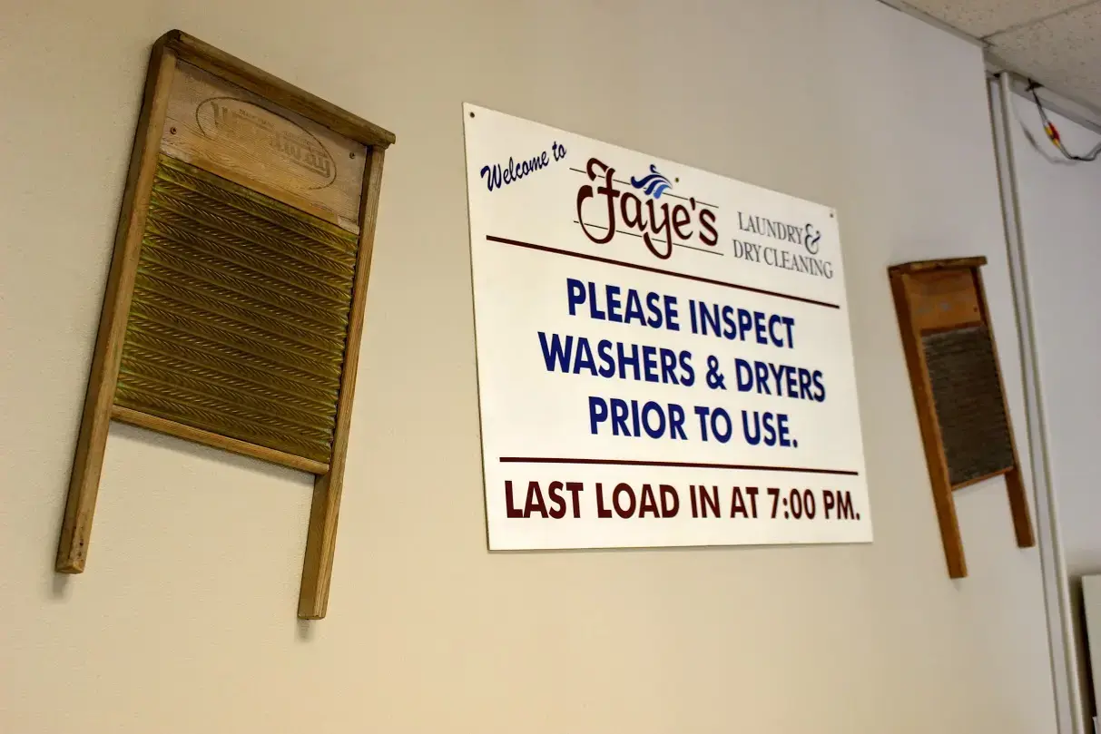 Faye's Laundry & Dry Cleaning thumbnail 14