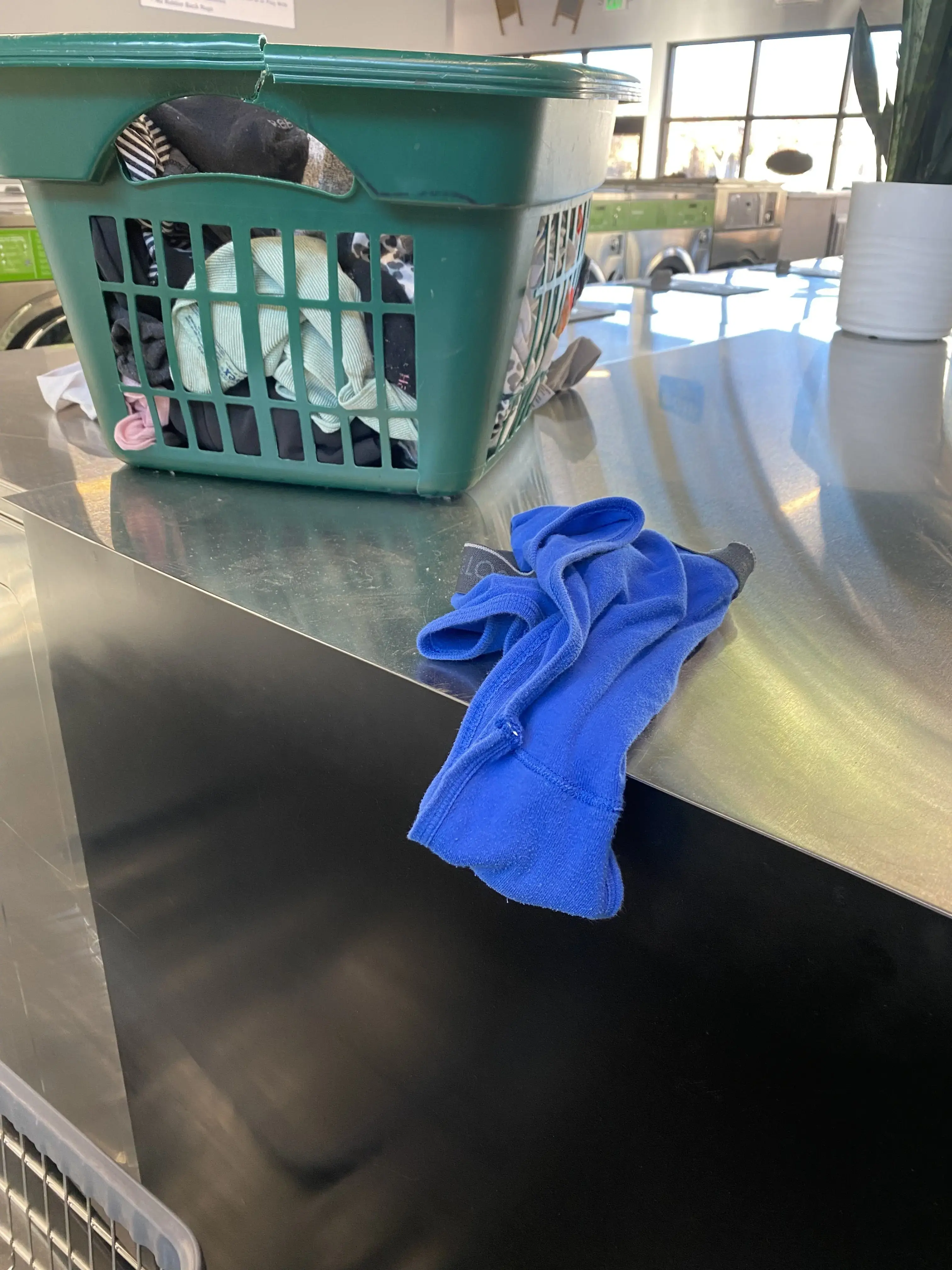 Faye's Laundry & Dry Cleaning - Image 15