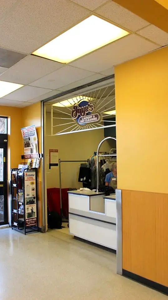 Faye's Laundry & Dry Cleaning - Image 4