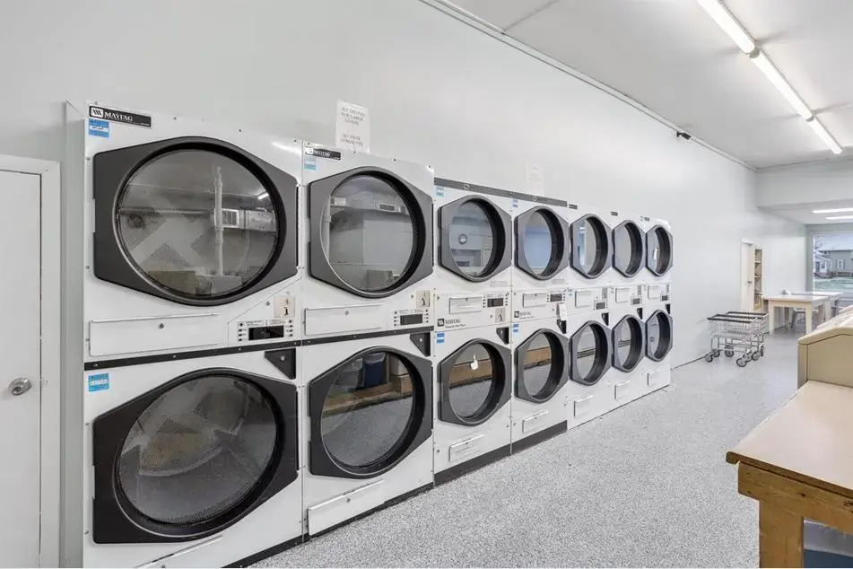 FDL Laundry thumbnail 10