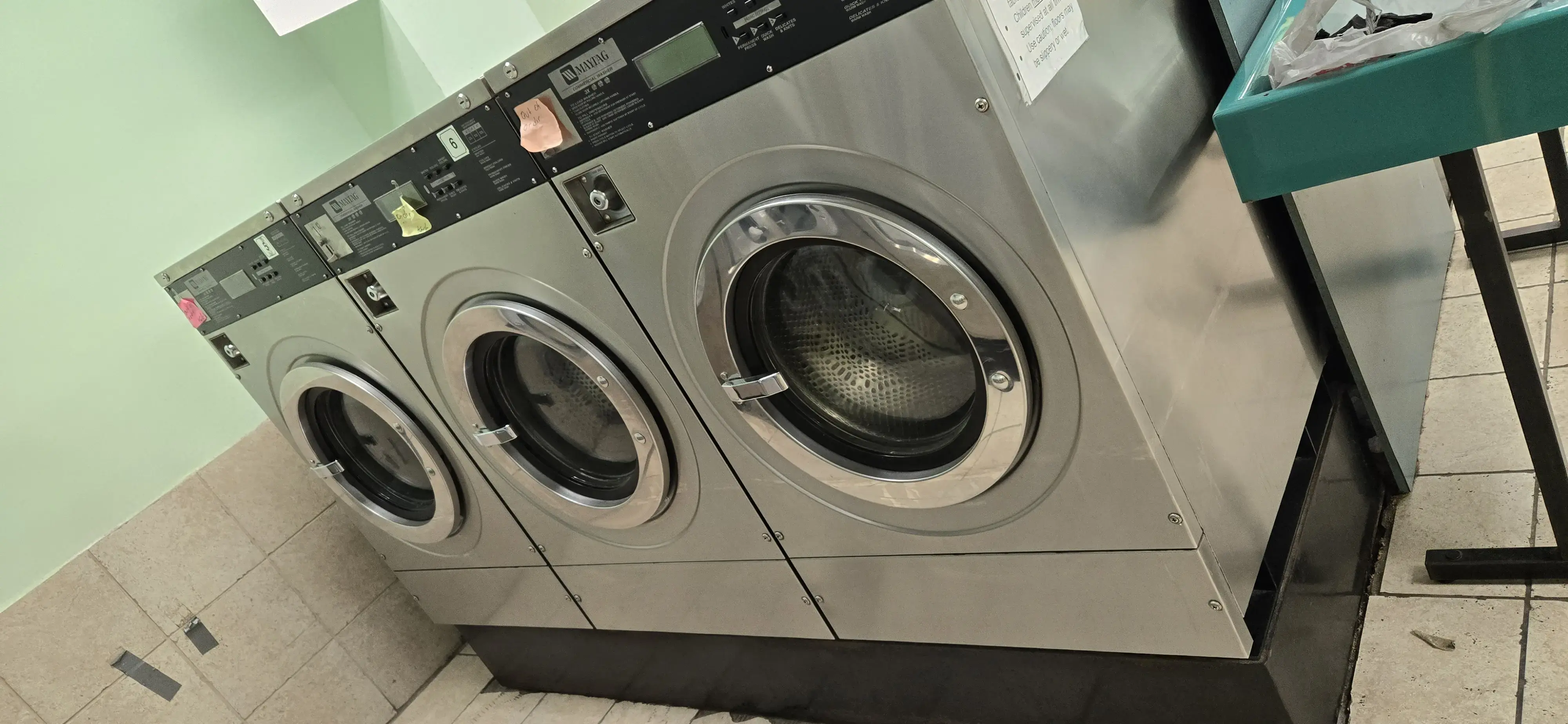 Featherstone Laundromat thumbnail 4