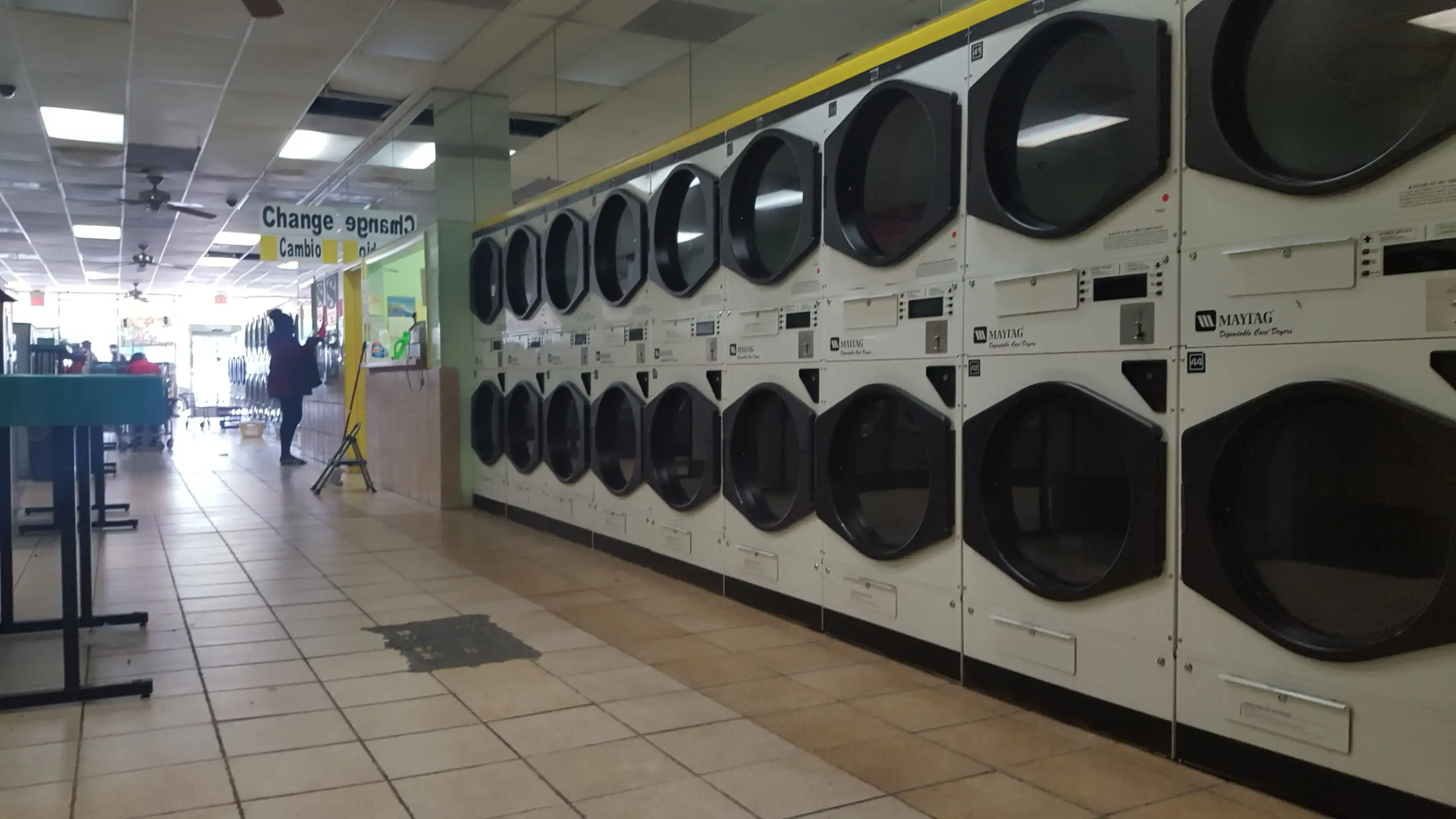 Featherstone Laundromat thumbnail 20