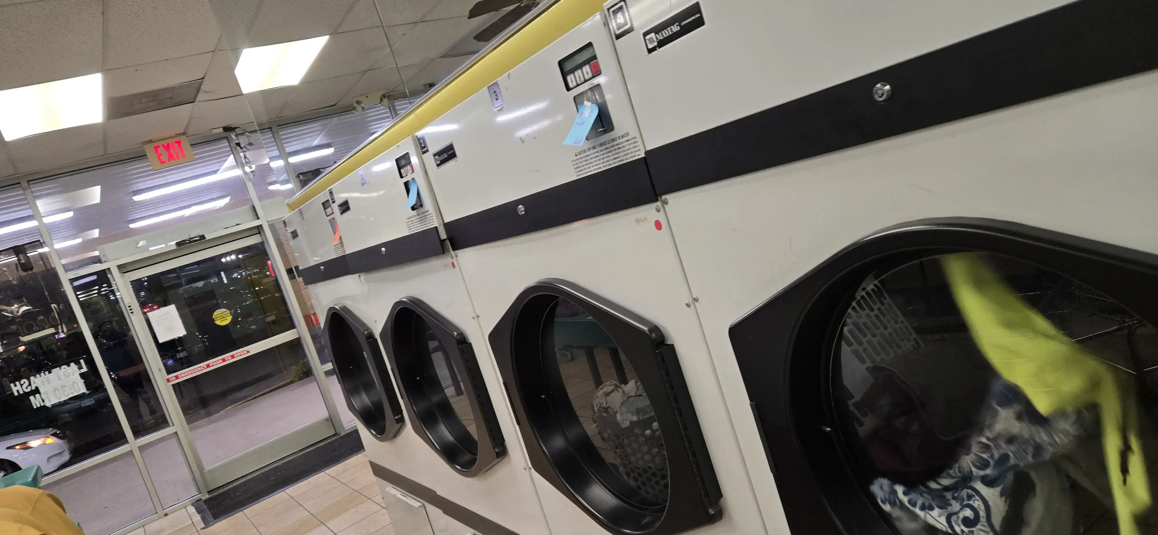 Featherstone Laundromat thumbnail 19